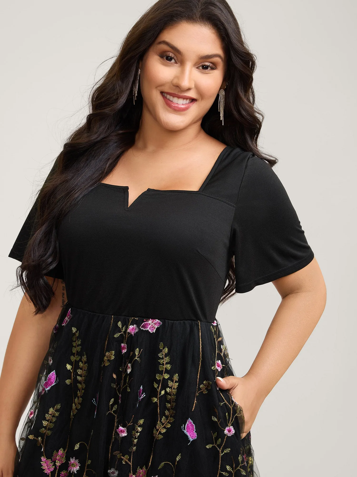 Floral Lined Contrast Square Neck Midi Dress sold by Bloomchic product image thumbnail 2