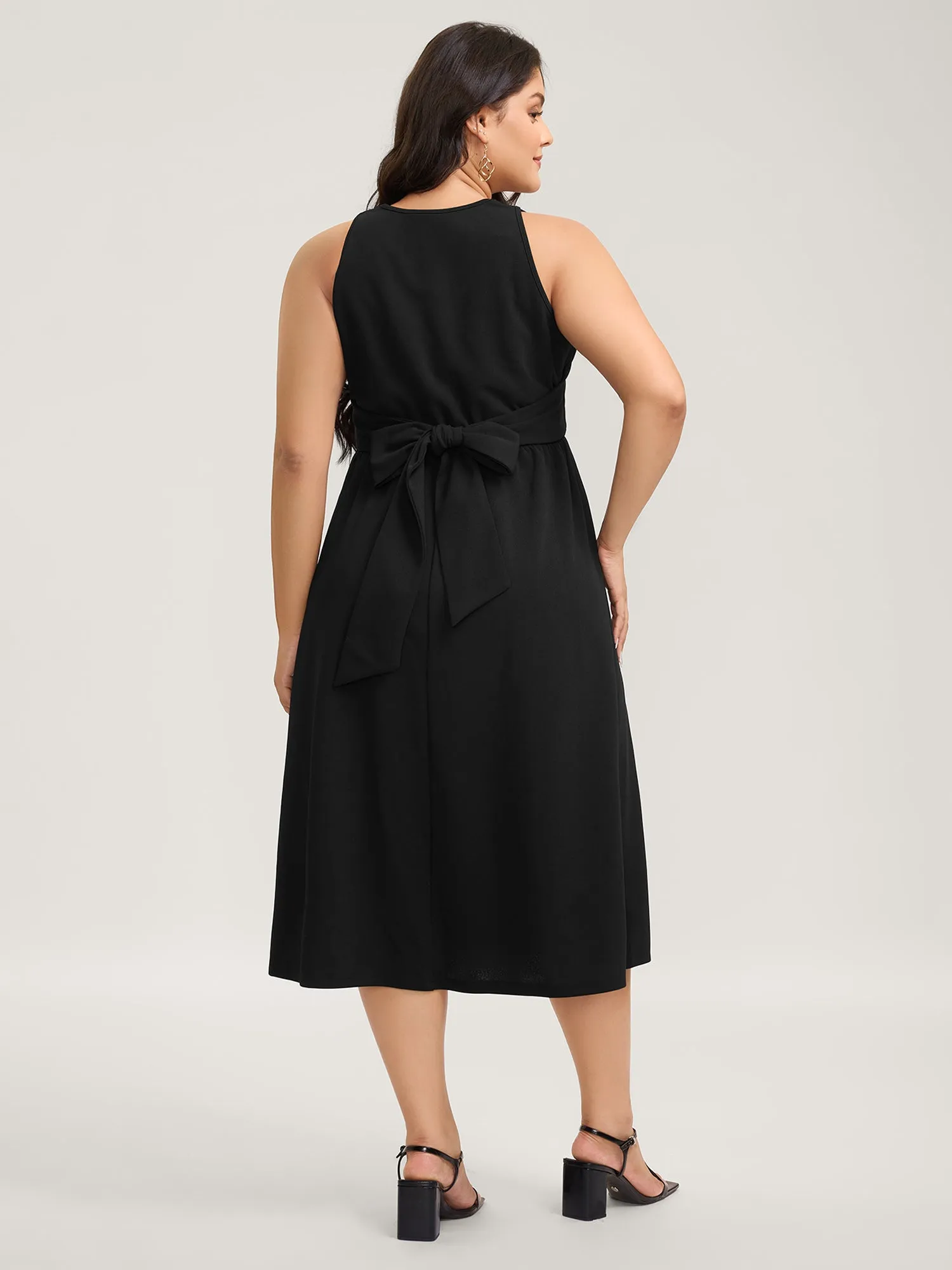 Crossover Pleated Bow-Tie Midi Dress sold by Bloomchic product image thumbnail 5