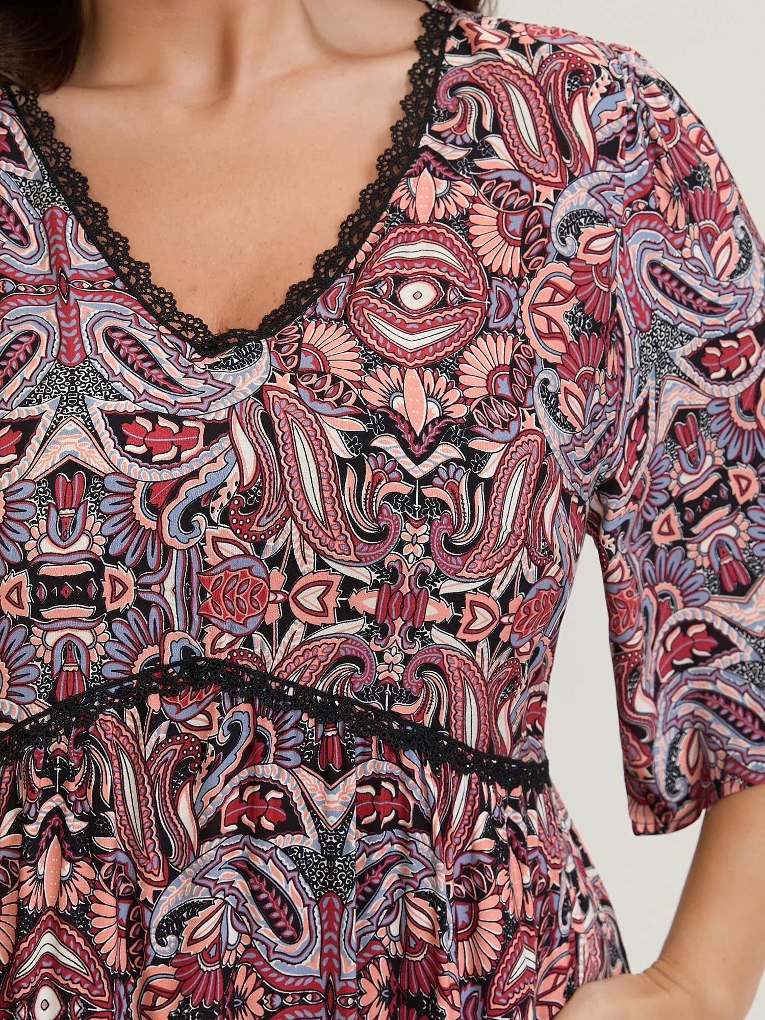 Paisley Print Lace Trim Pockets Maxi Dress sold by Bloomchic product image thumbnail 3