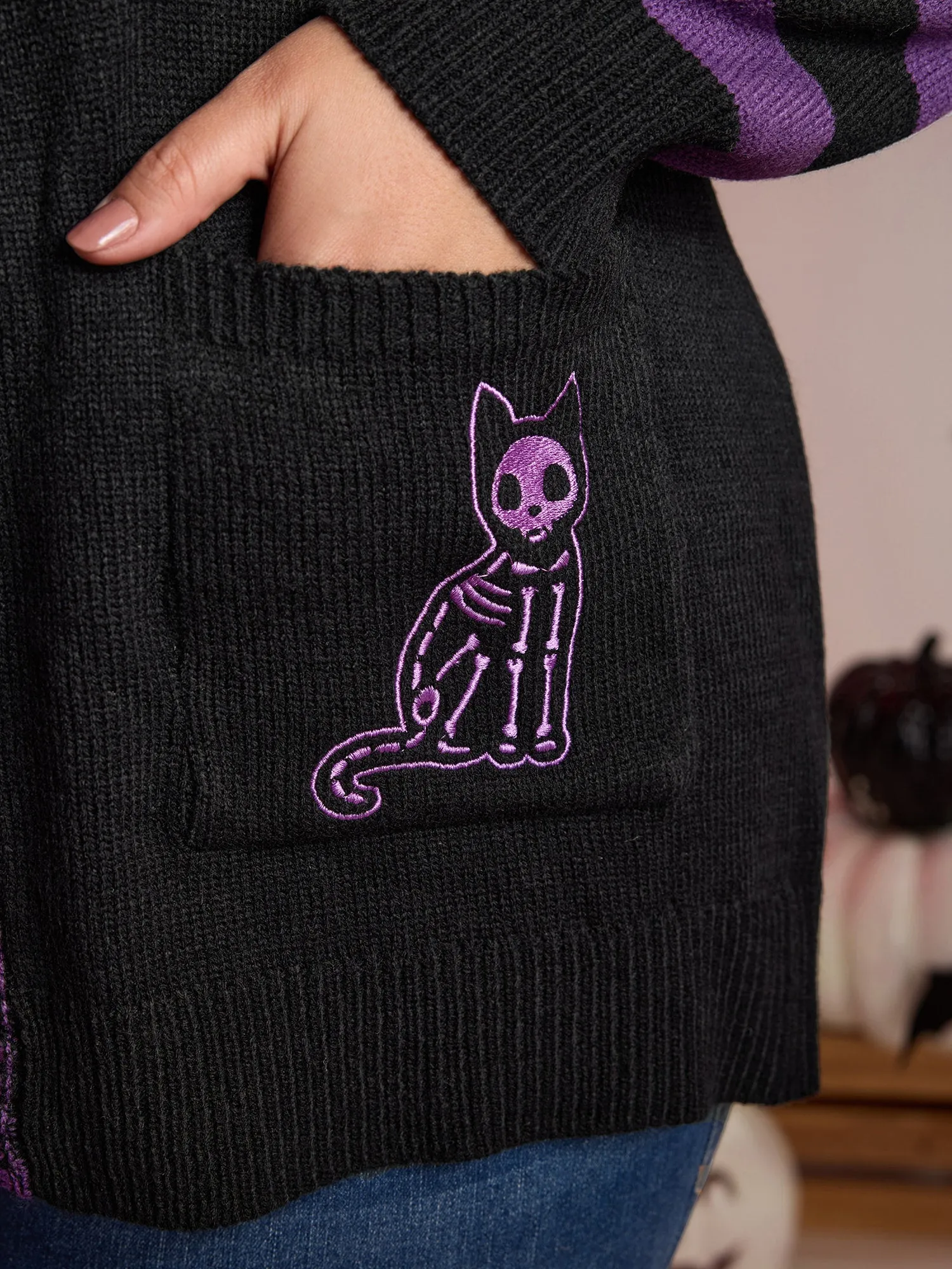 Stripes Sleeve Contrast Hooded Cardigan sold by Bloomchic product image thumbnail 4