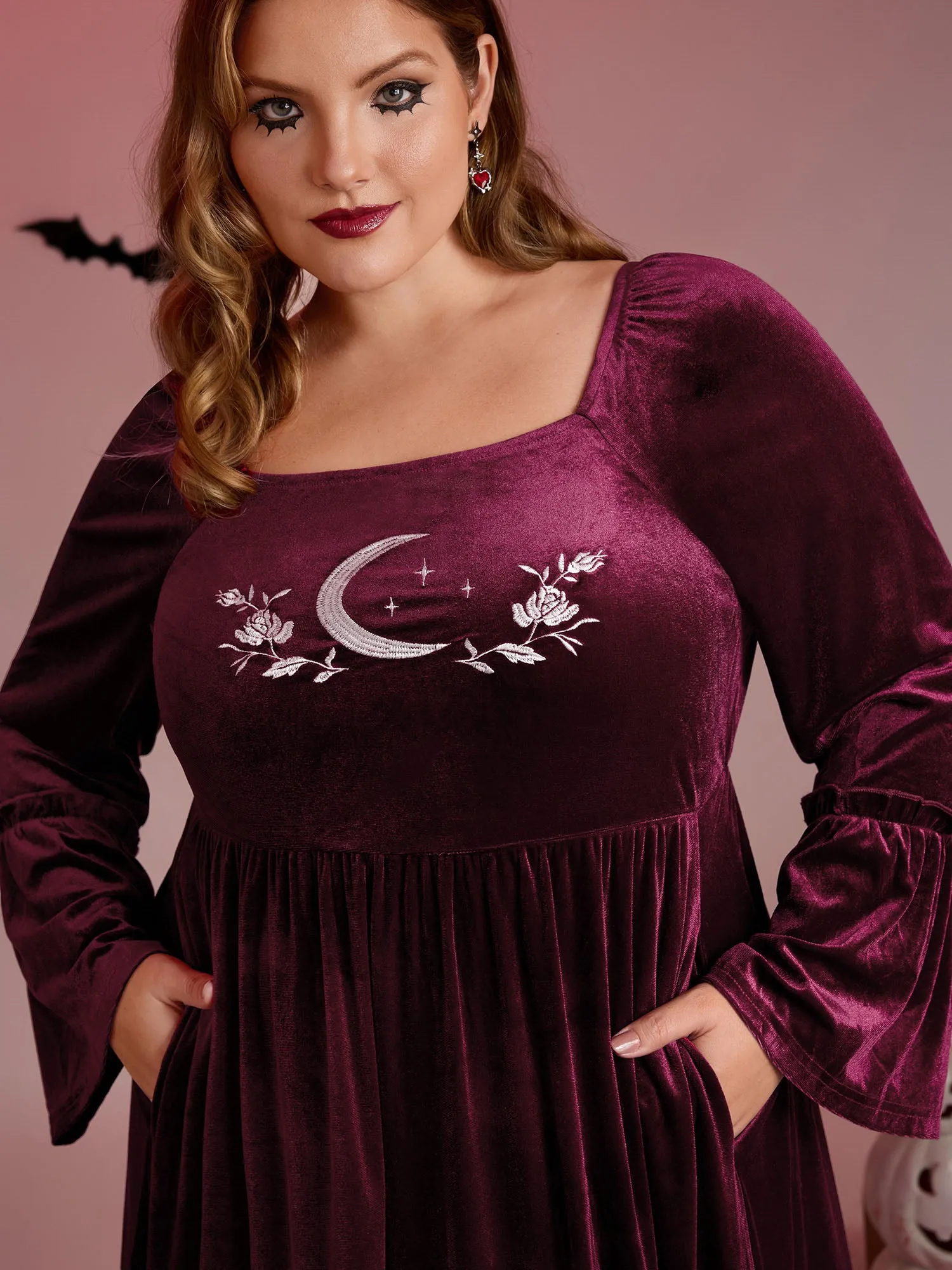 Mystical Moon Embroidery Velvet Midi Dress sold by Bloomchic product image thumbnail 2