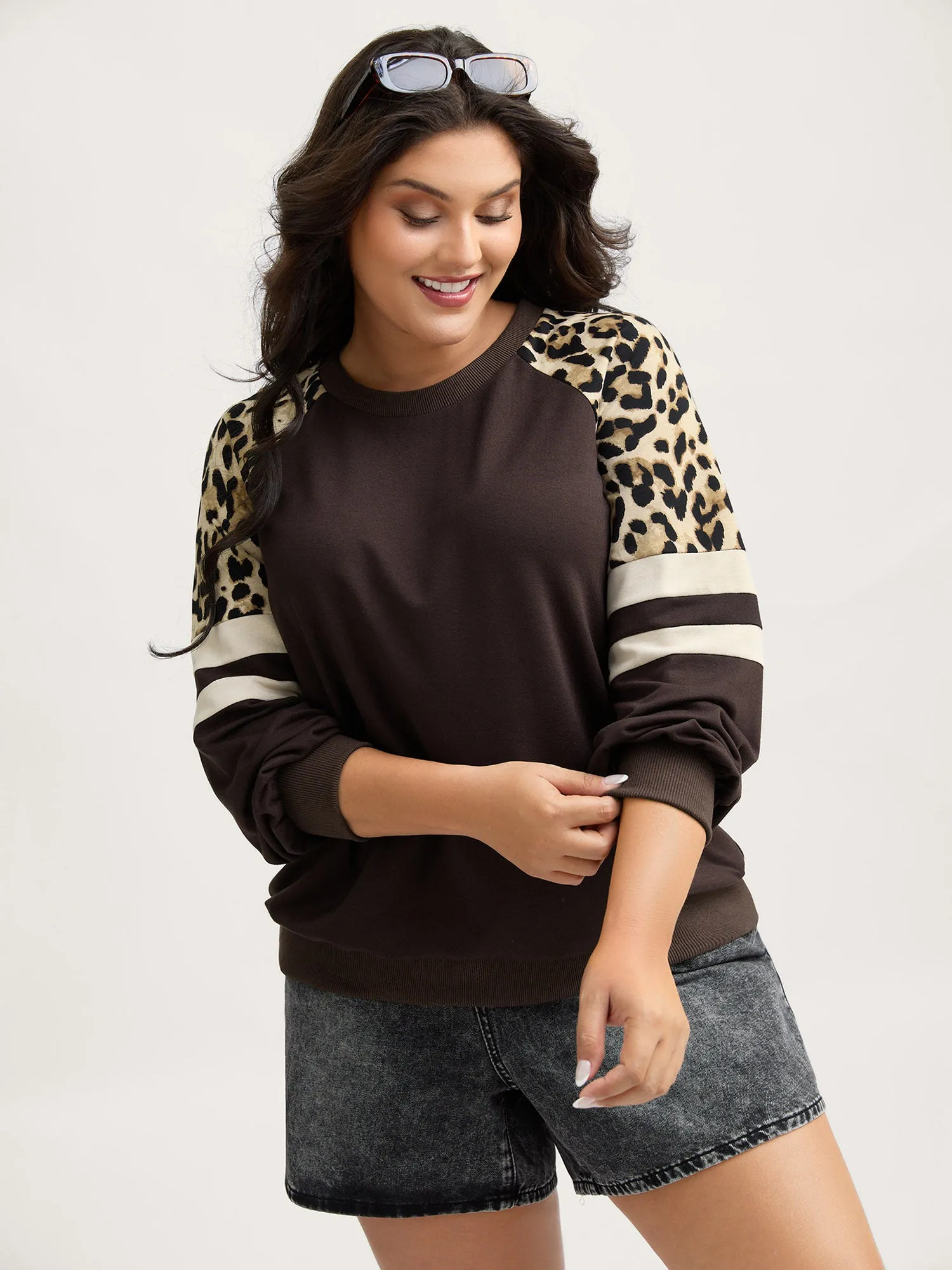 Leopard Print Stretchy Hem Contrast Sweatshirt sold by Bloomchic