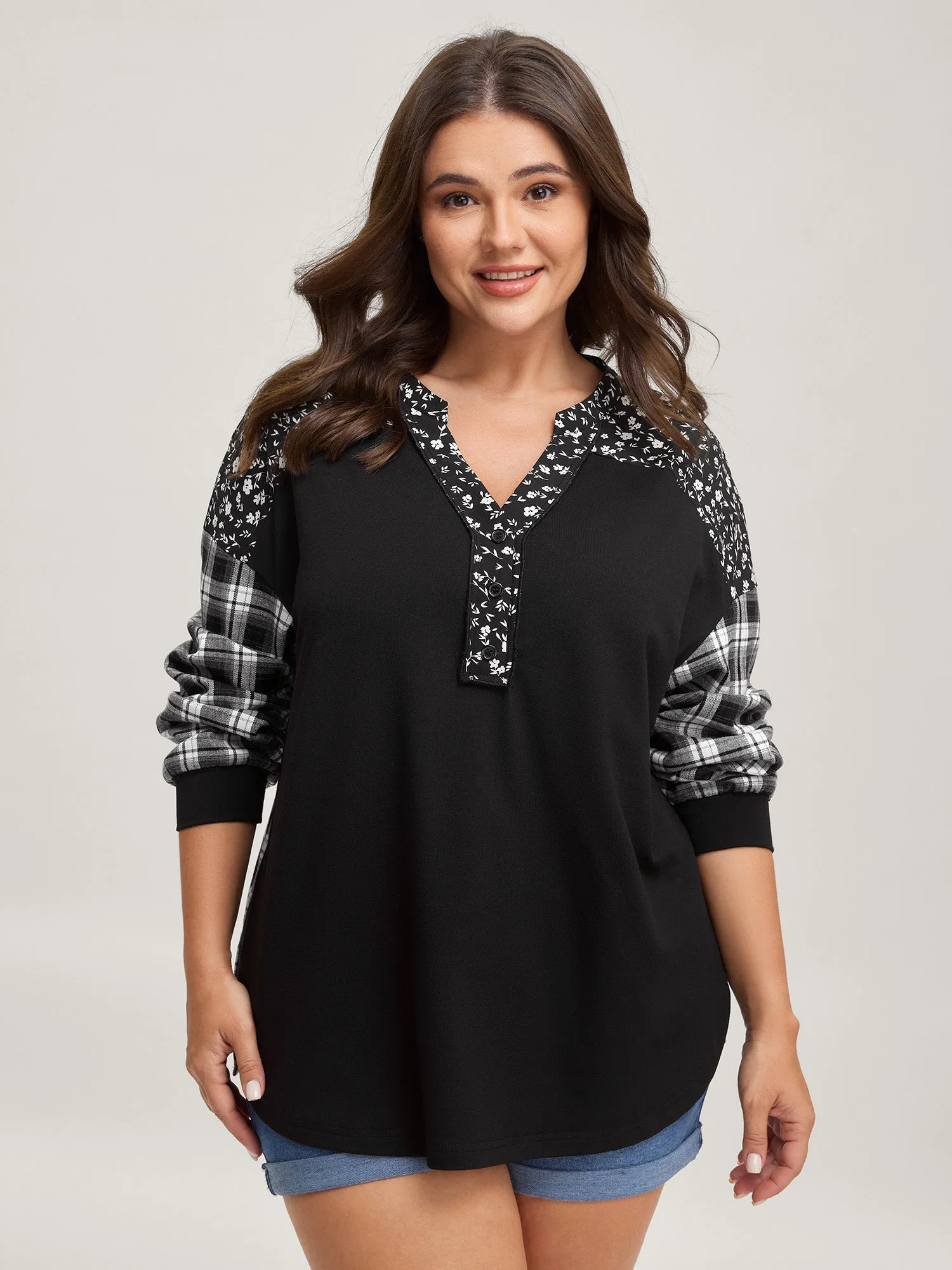 Checkered Print Contrast Notched Collar Sweatshirt sold by Bloomchic