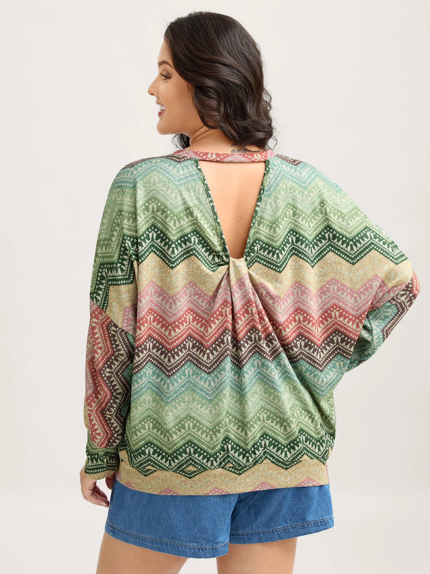 Colorful Wavy Stripes Gathered Back T-Shirt sold by Bloomchic product image thumbnail 4