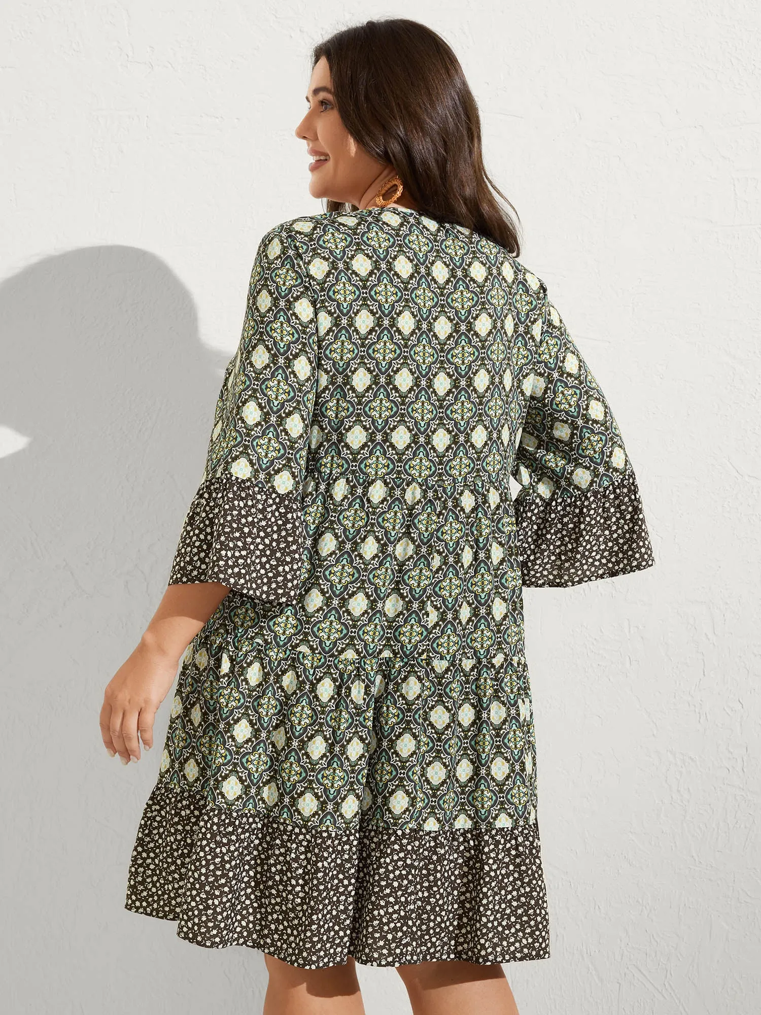 Geometric Print Flared Sleeve Tiered Midi Dress sold by Bloomchic product image thumbnail 4