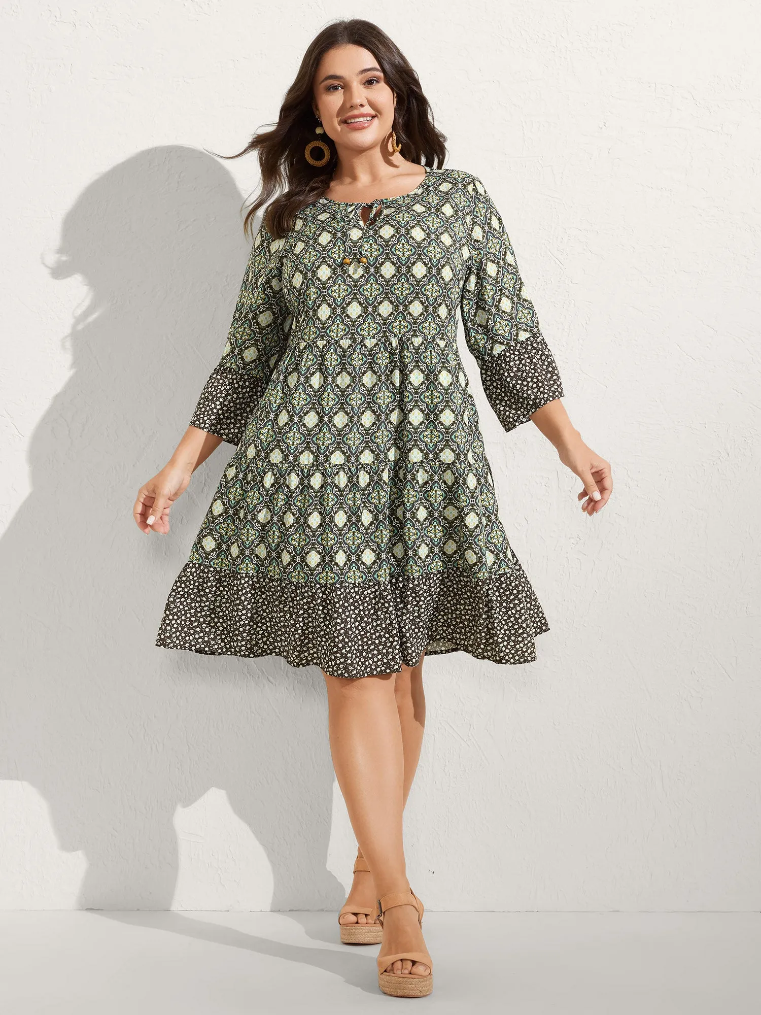 Geometric Print Flared Sleeve Tiered Midi Dress sold by Bloomchic product image thumbnail 3