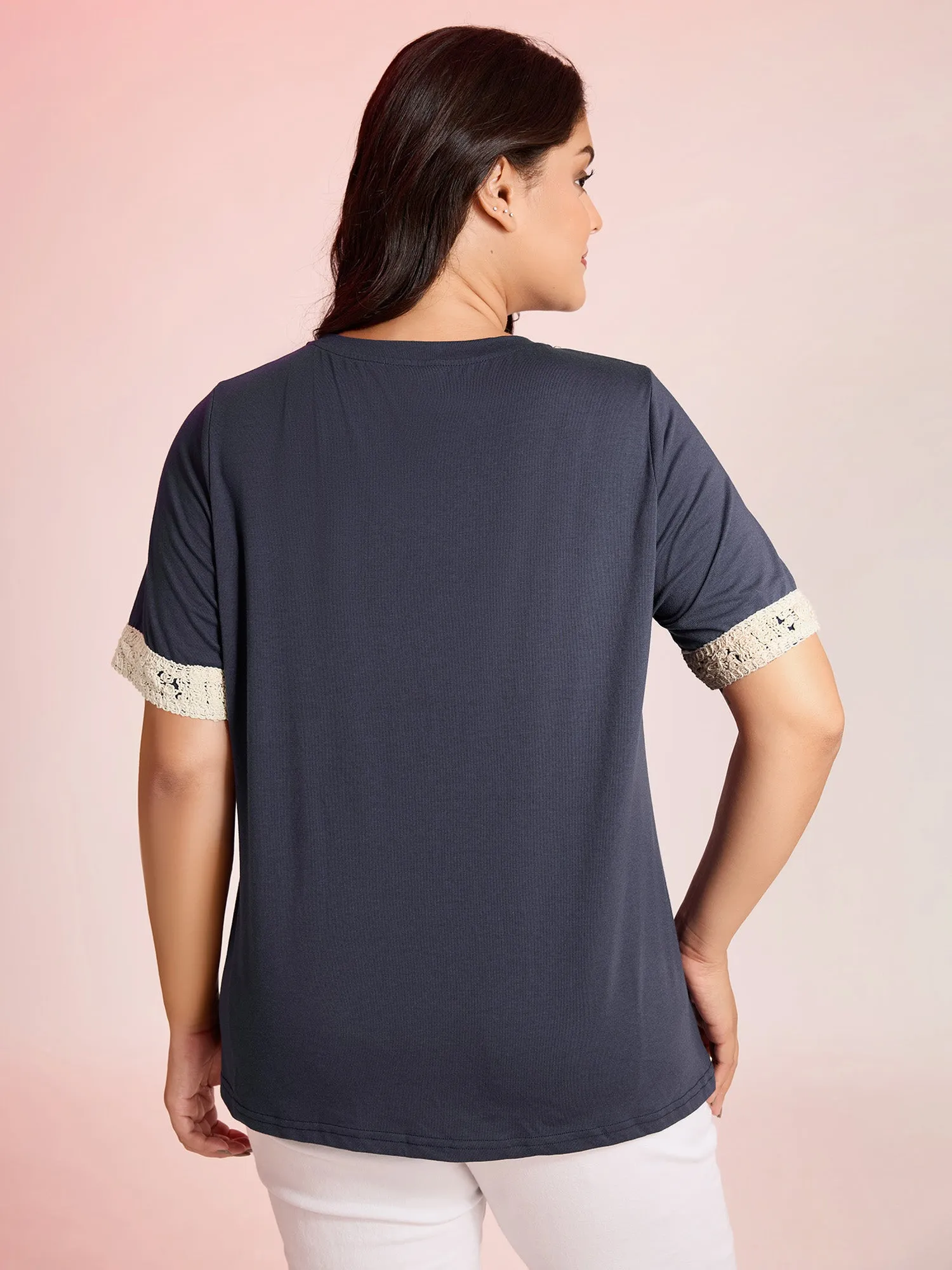 Owl Embroidery Round Neck Contrast T-Shirt sold by Bloomchic product image thumbnail 4