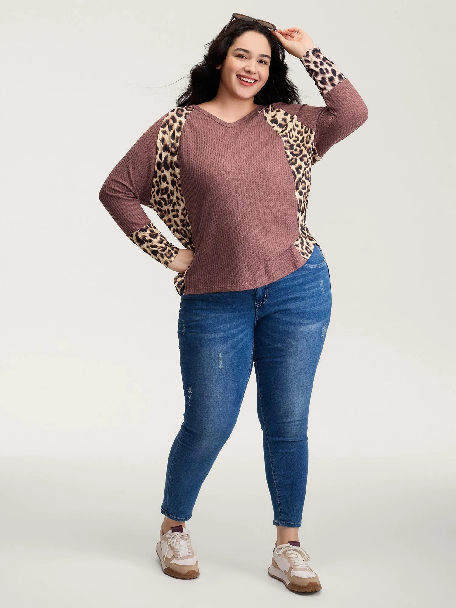 Leopard Contrast Textured V-Neck T-Shirt sold by Bloomchic product image thumbnail 3