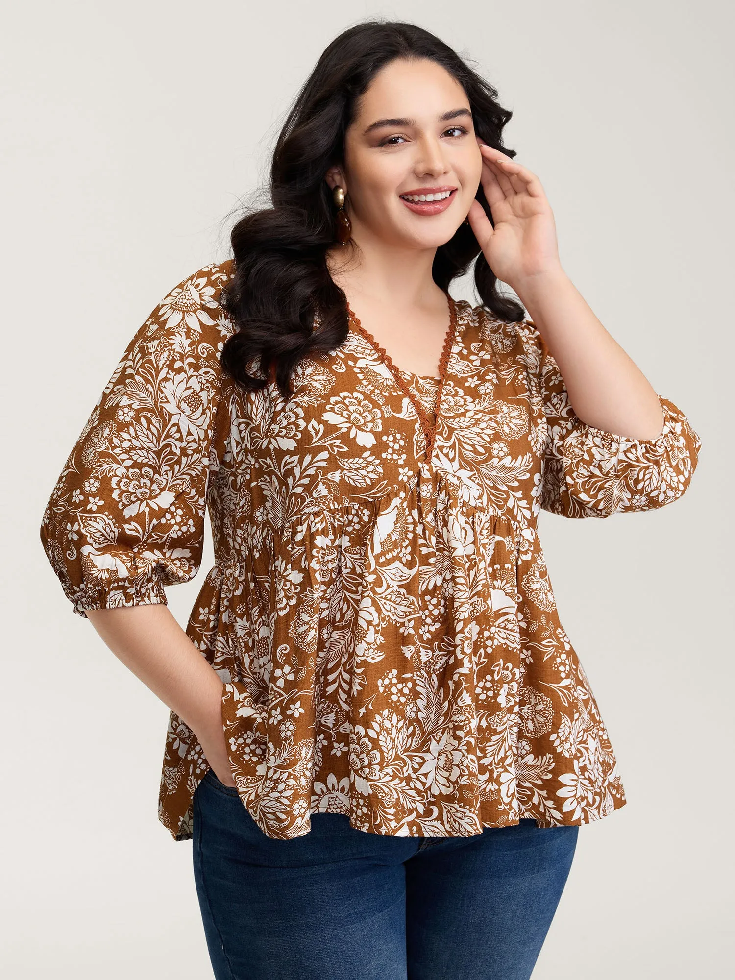 Floral Print Lace Neckline Pleated Blouse sold by Bloomchic product image thumbnail 2