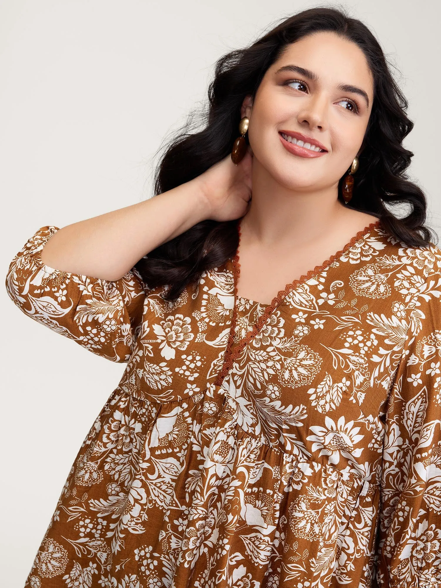 Floral Print Lace Neckline Pleated Blouse sold by Bloomchic