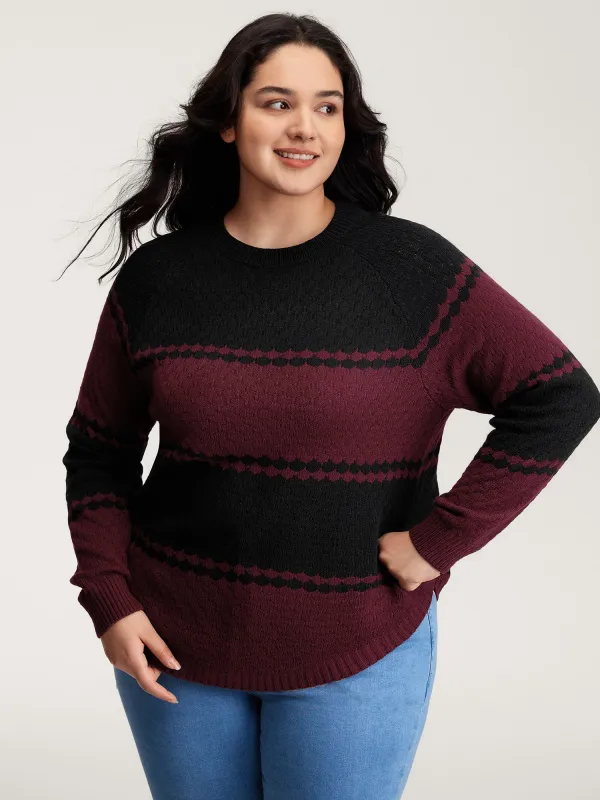 Colorblock Curvy Hem Textured Pullover sold by Bloomchic