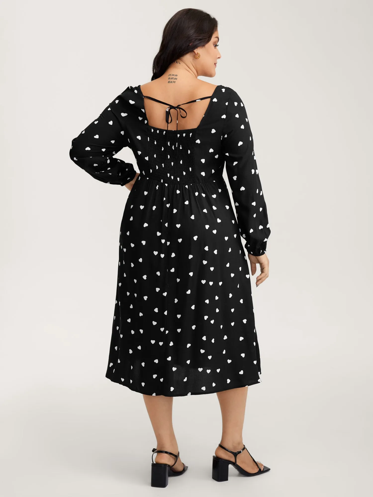 Supersoft Hearts Back Cut-Out Drawstring Midi Dress sold by Bloomchic product image thumbnail 4