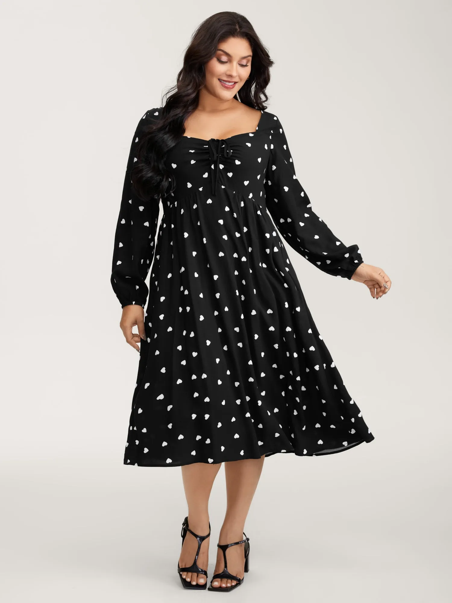 Supersoft Hearts Back Cut-Out Drawstring Midi Dress sold by Bloomchic product image thumbnail 3