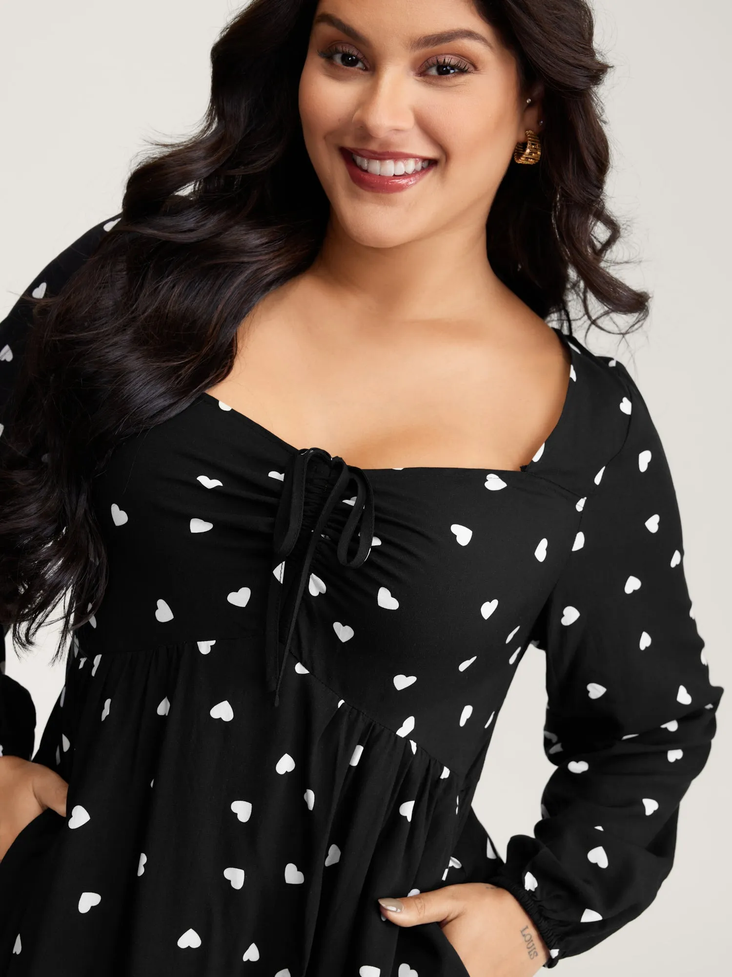 Supersoft Hearts Back Cut-Out Drawstring Midi Dress sold by Bloomchic product image thumbnail 2