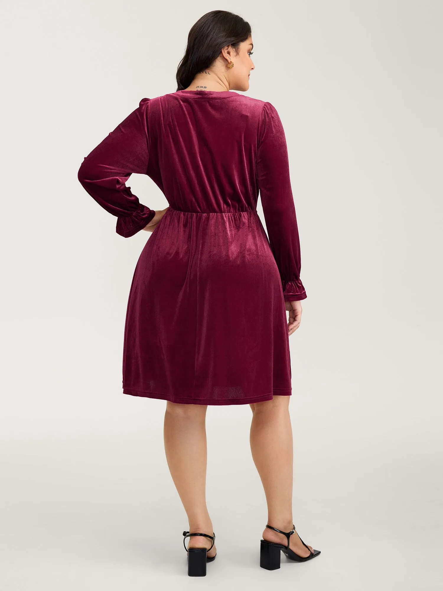 Velvet Pockets Wrap Neck Midi Dress sold by Bloomchic product image thumbnail 4
