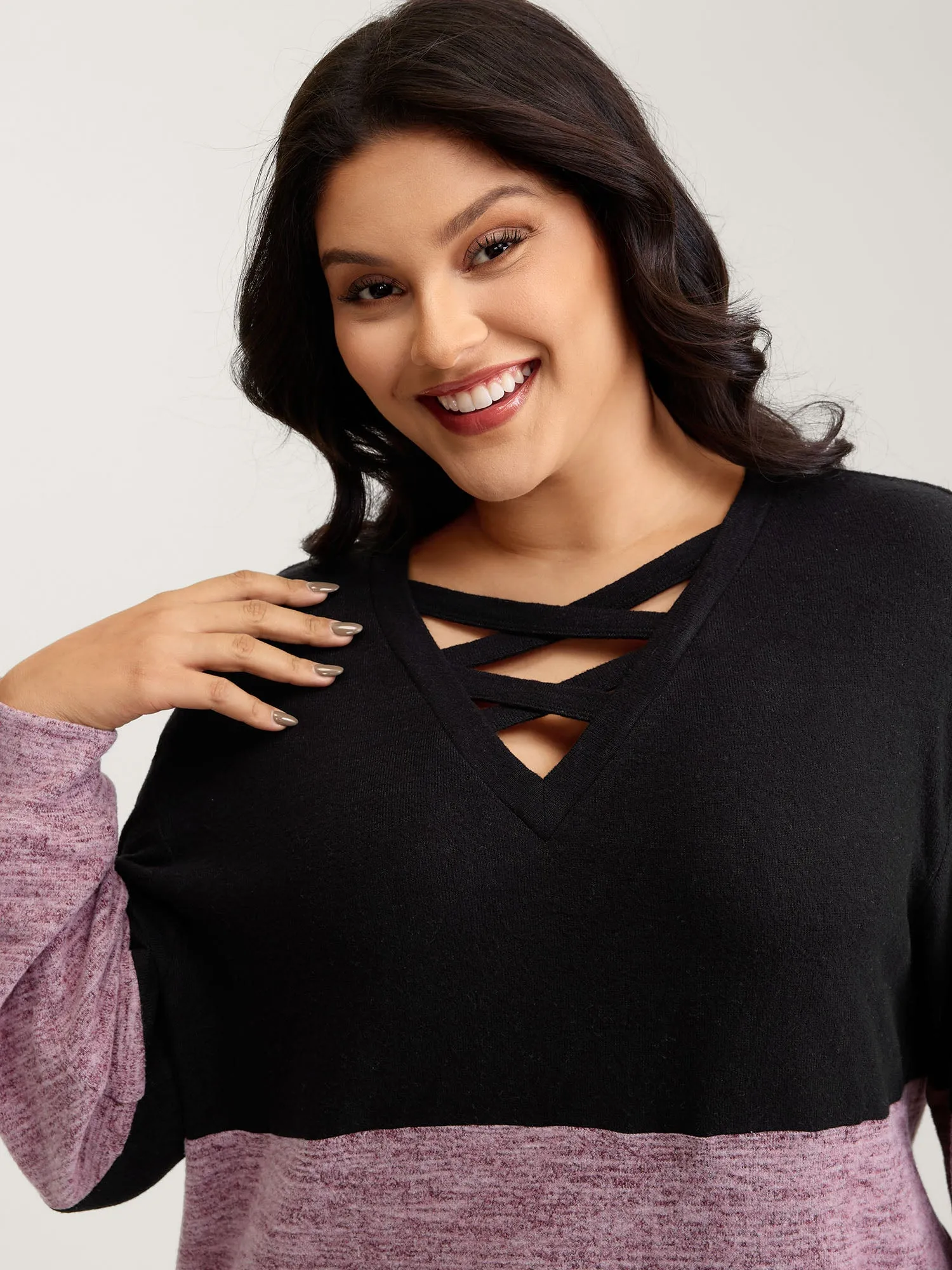 Colorblock Spliced Cross-Tie Sweatshirt sold by Bloomchic product image thumbnail 2