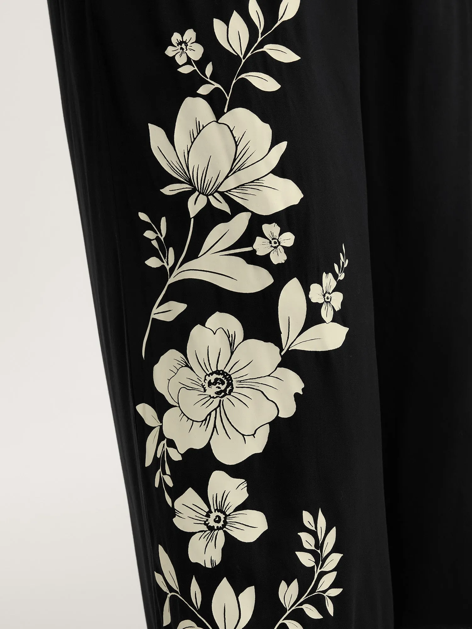 Floral Print Shirred Waist Wide-Leg Pants sold by Bloomchic product image thumbnail 5