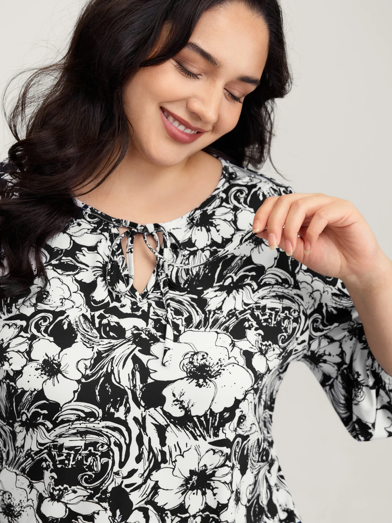 Stretchy Silhouette Flower Knit Top sold by Bloomchic product image thumbnail 2