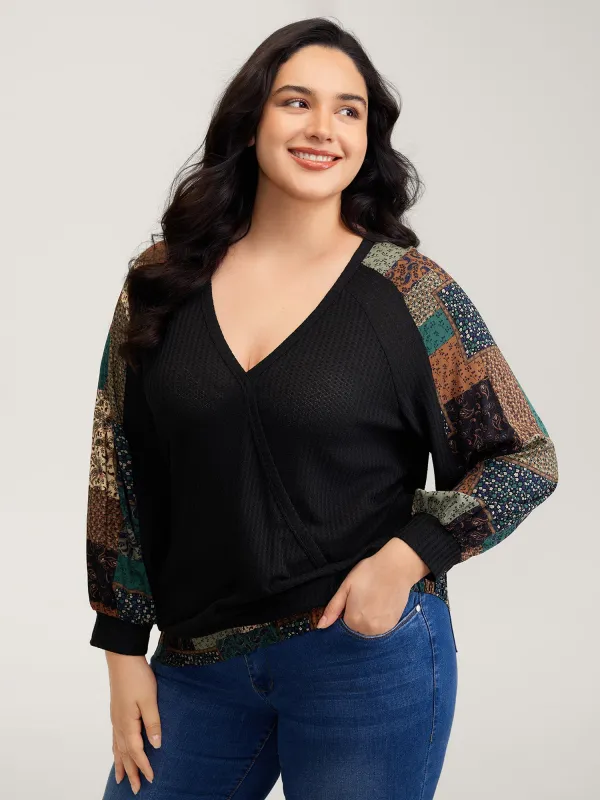 Textured Lace Trim Contrast Sleeve Sweatshirt sold by Bloomchic