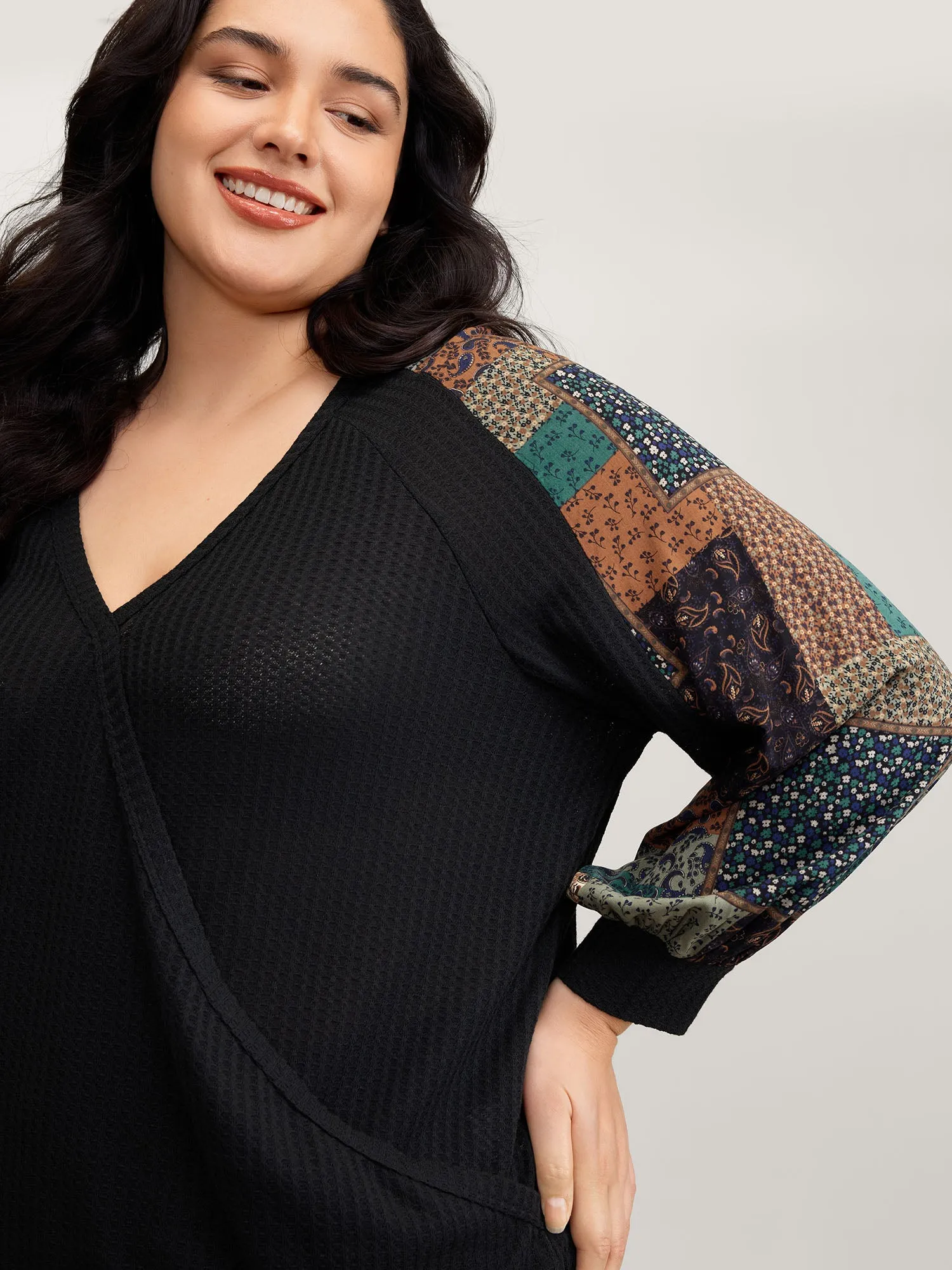 Textured Lace Trim Contrast Sleeve Sweatshirt sold by Bloomchic product image thumbnail 2