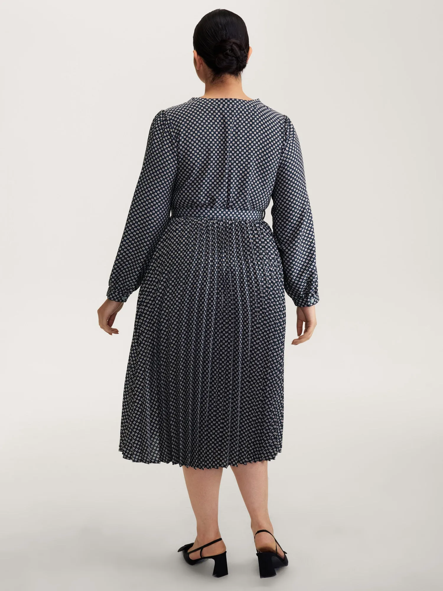 Geometric Print Pleated Notched Collar Midi Dress sold by Bloomchic product image thumbnail 4
