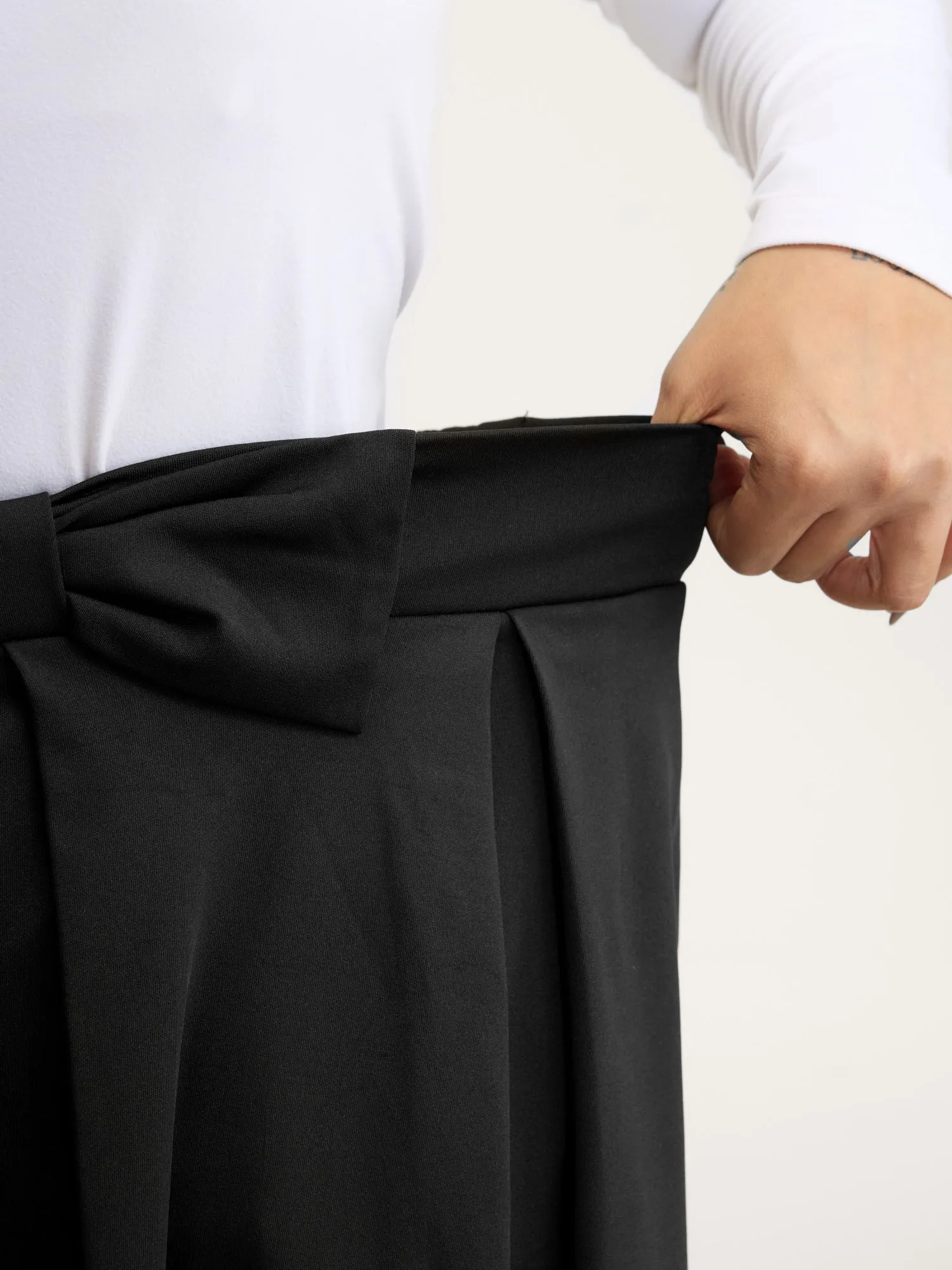 Stretchy Bow Detail Pleated Midi Skirt sold by Bloomchic product image thumbnail 4