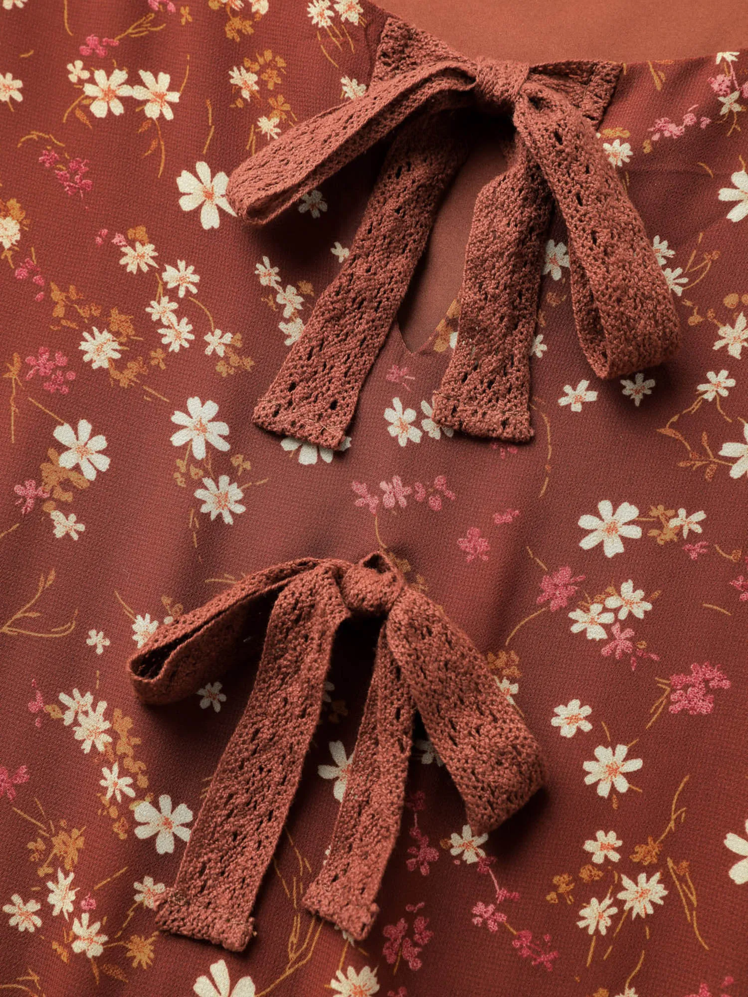 Bowknot Neckline Lace Trim Knee-Length Dress sold by Bloomchic product image thumbnail 5