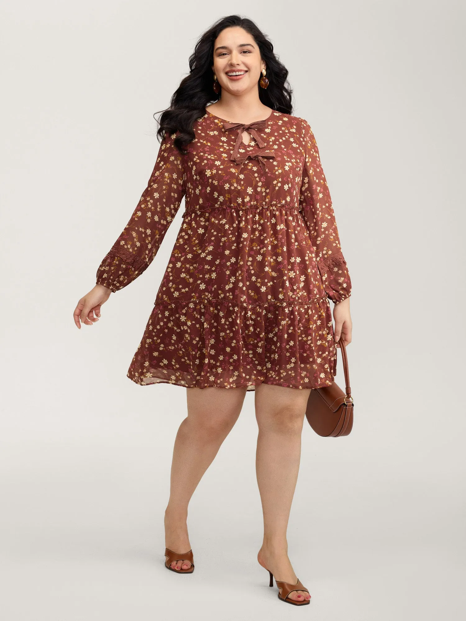 Bowknot Neckline Lace Trim Knee-Length Dress sold by Bloomchic product image thumbnail 3