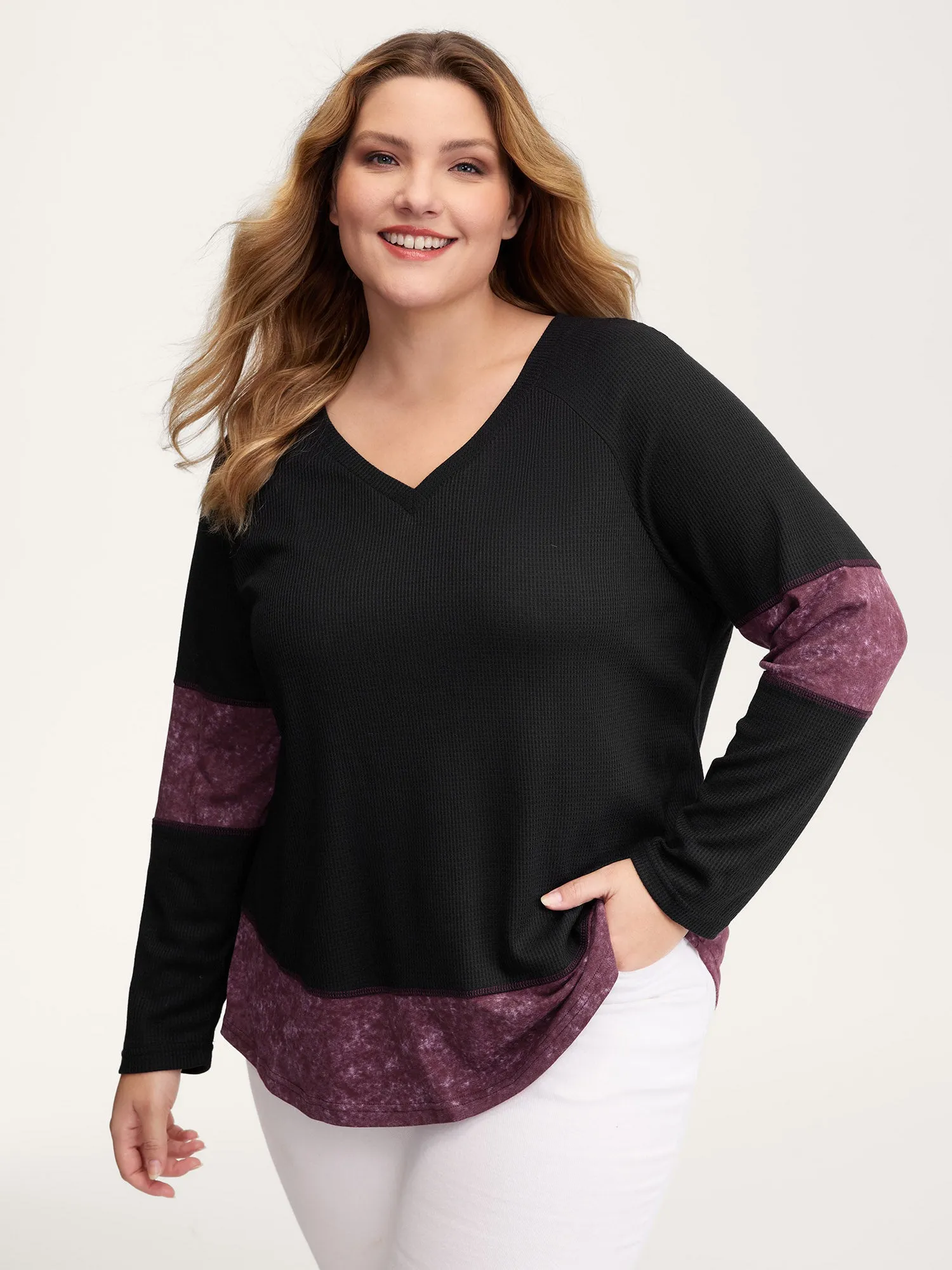 Contrast Stripes Vintage V-Neck T-Shirt sold by Bloomchic product image thumbnail 2