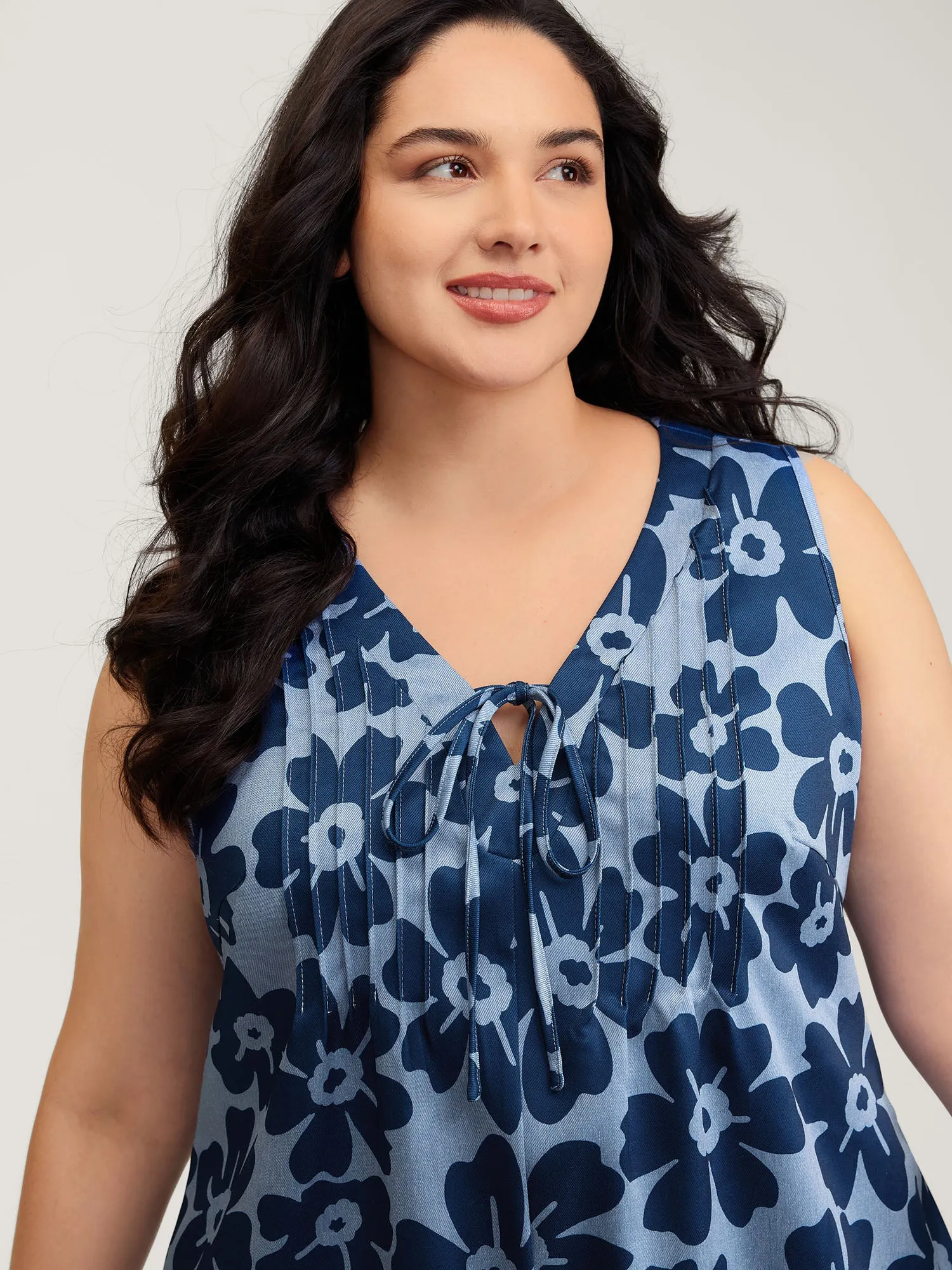 Floral Denim-Like Knee-Length Dress sold by Bloomchic product image thumbnail 2