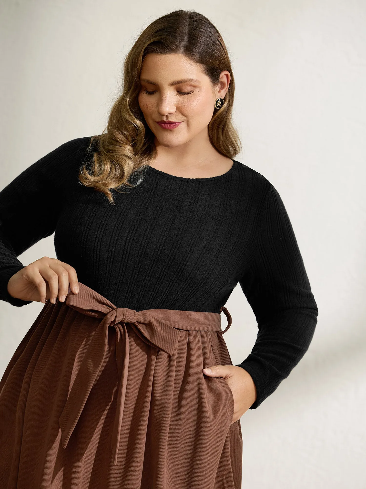 Color Contrast Belted Flared Midi Dress sold by Bloomchic product image thumbnail 2