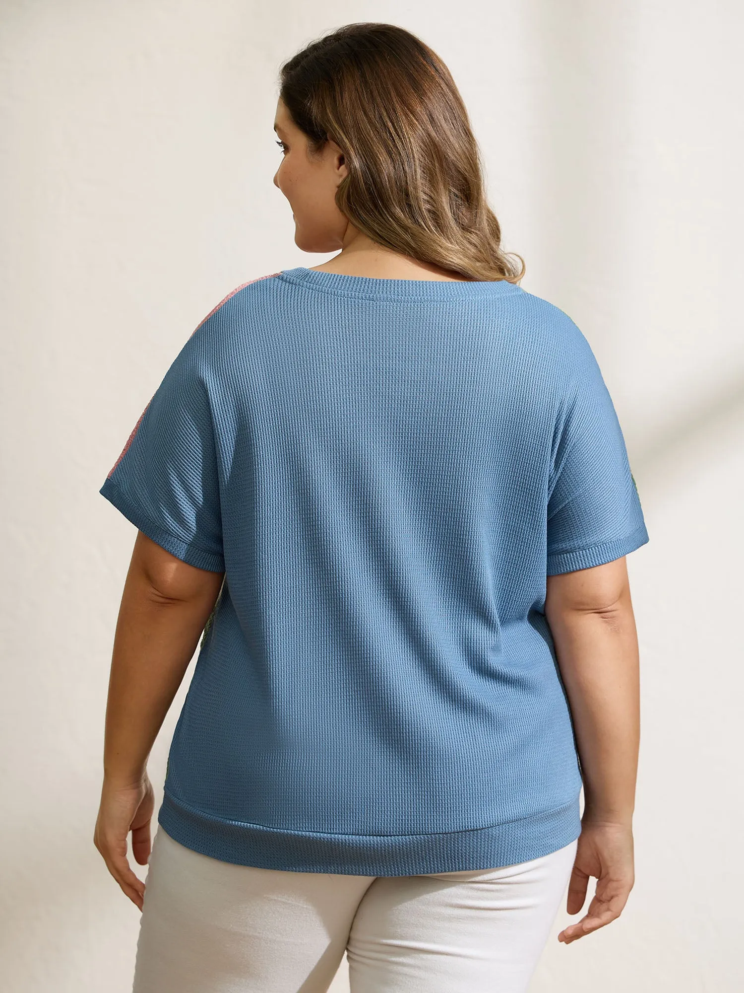 Colorblock Textured Round Neck T-Shirt sold by Bloomchic product image thumbnail 4
