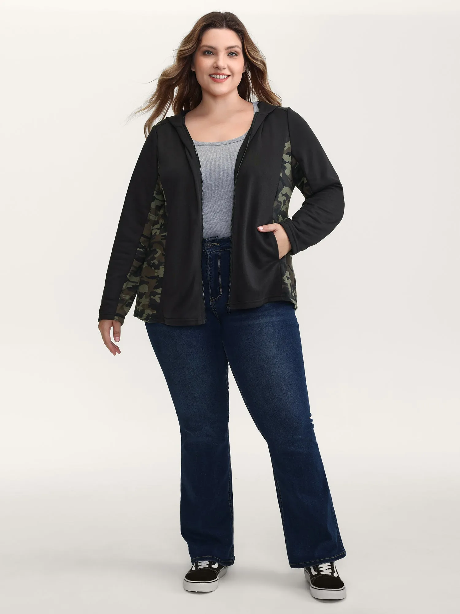 Camouflage Print Contrast Zipper Jacket sold by Bloomchic product image thumbnail 4