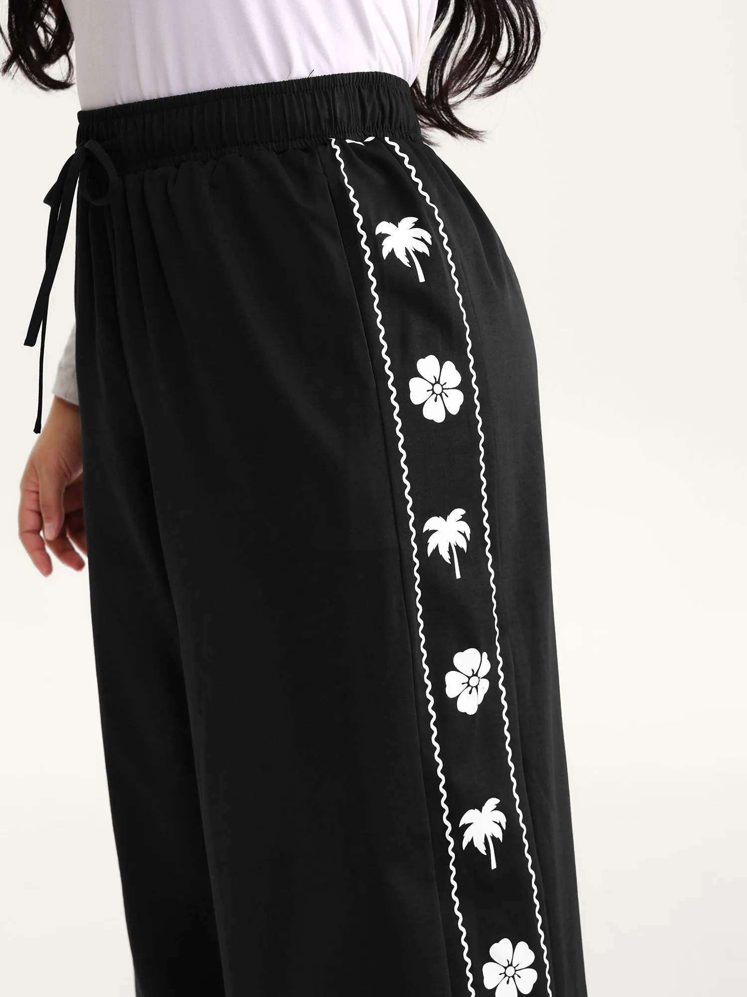 Floral Side Drawstring Wide-Leg Pants sold by Bloomchic product image thumbnail 5