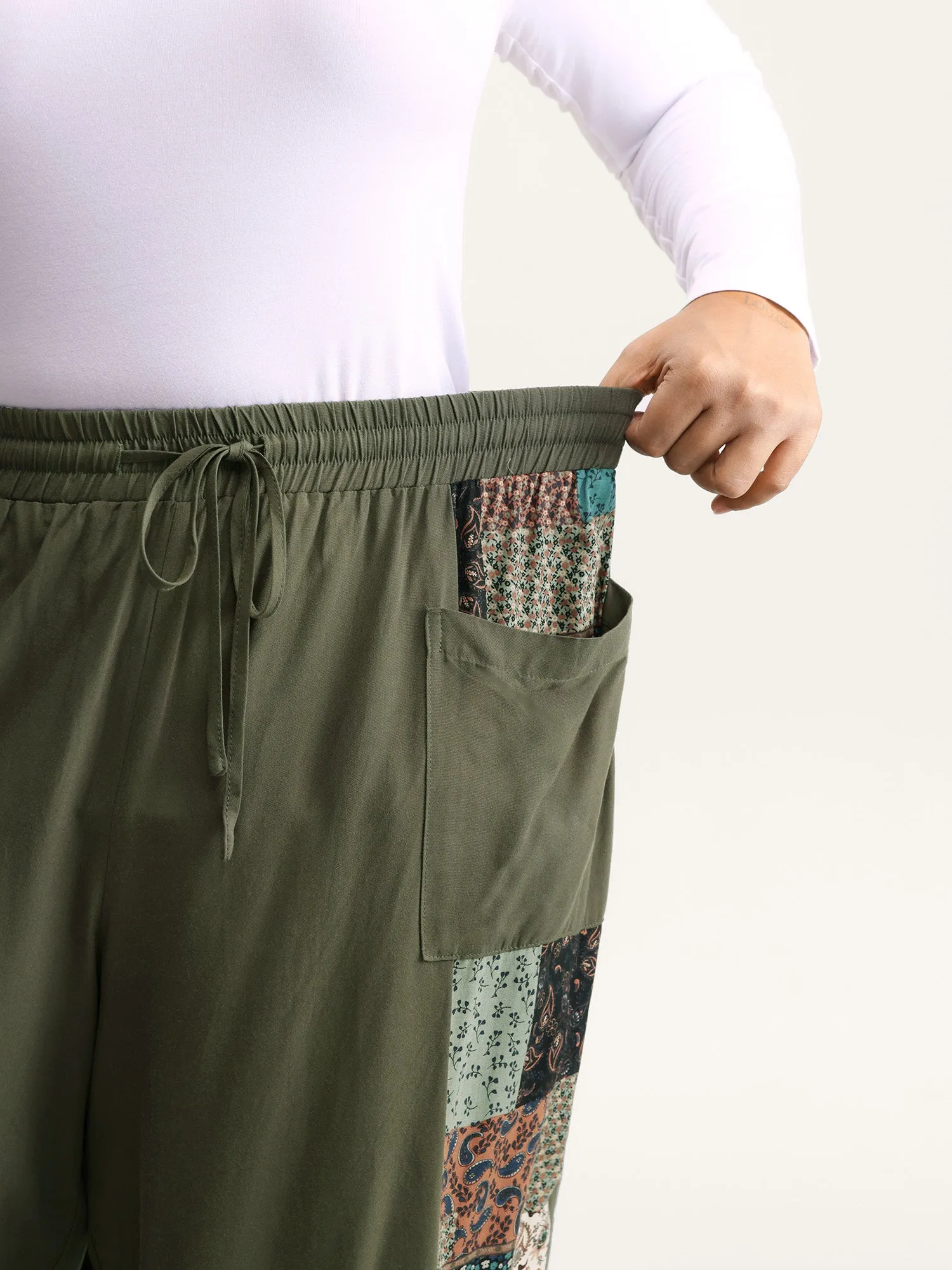 Patch Print Drawstring Wide-Leg Pants sold by Bloomchic product image thumbnail 5