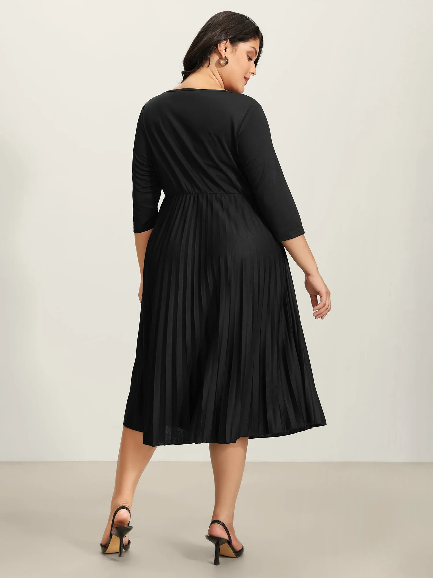 Neck Cut-Out Pleated Stretchy Midi Dress sold by Bloomchic product image thumbnail 4