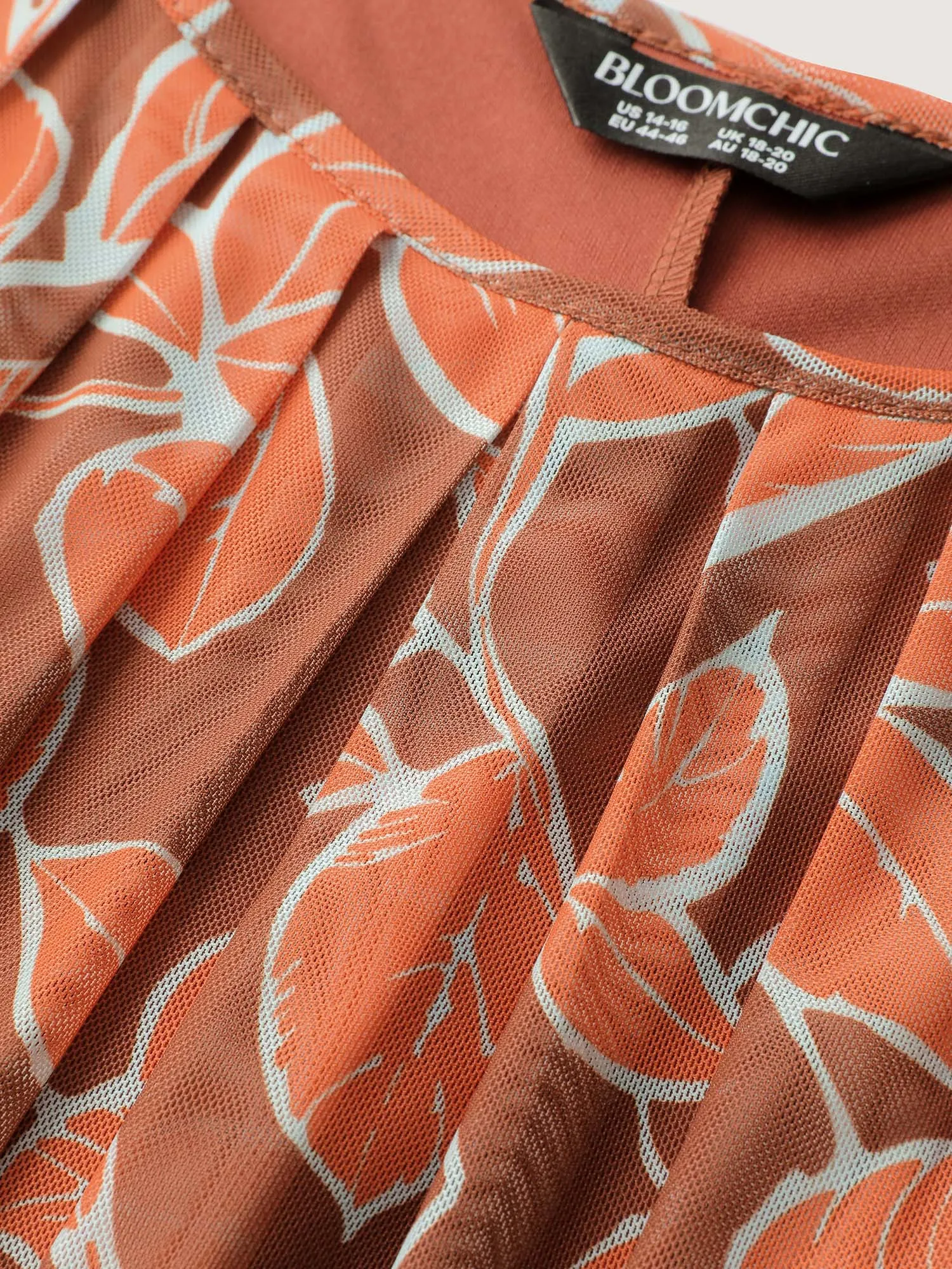 Floral Print Stretchy Mesh Pleated Tank Top sold by Bloomchic product image thumbnail 5