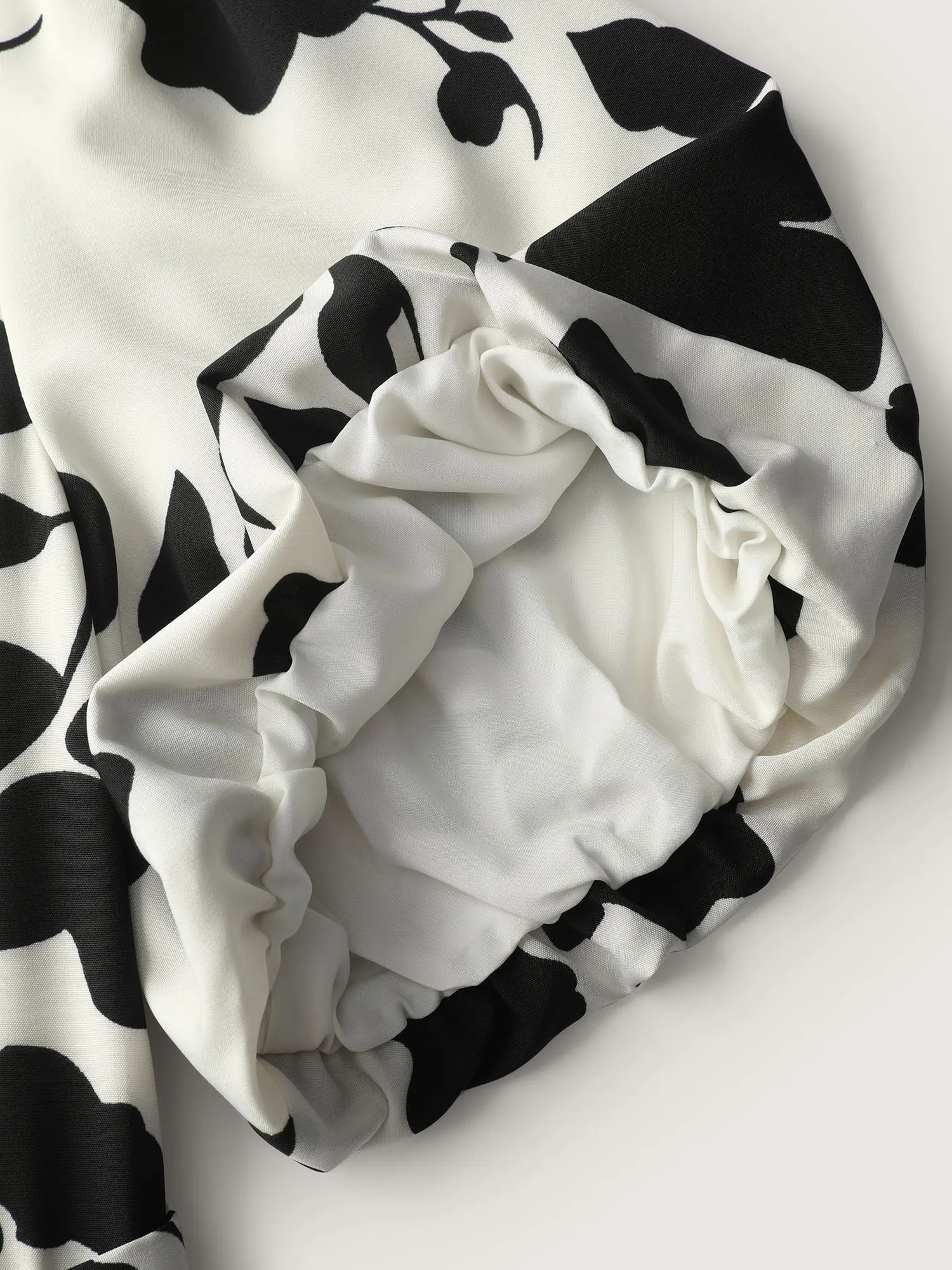 Silhouette Flower Puffy Sleeve Midi Dress sold by Bloomchic product image thumbnail 5