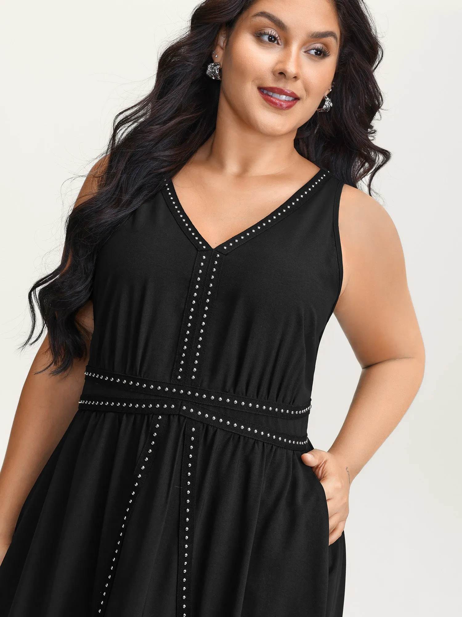 Shirred Side Pockets V-Neck Midi Dress sold by Bloomchic product image thumbnail 2