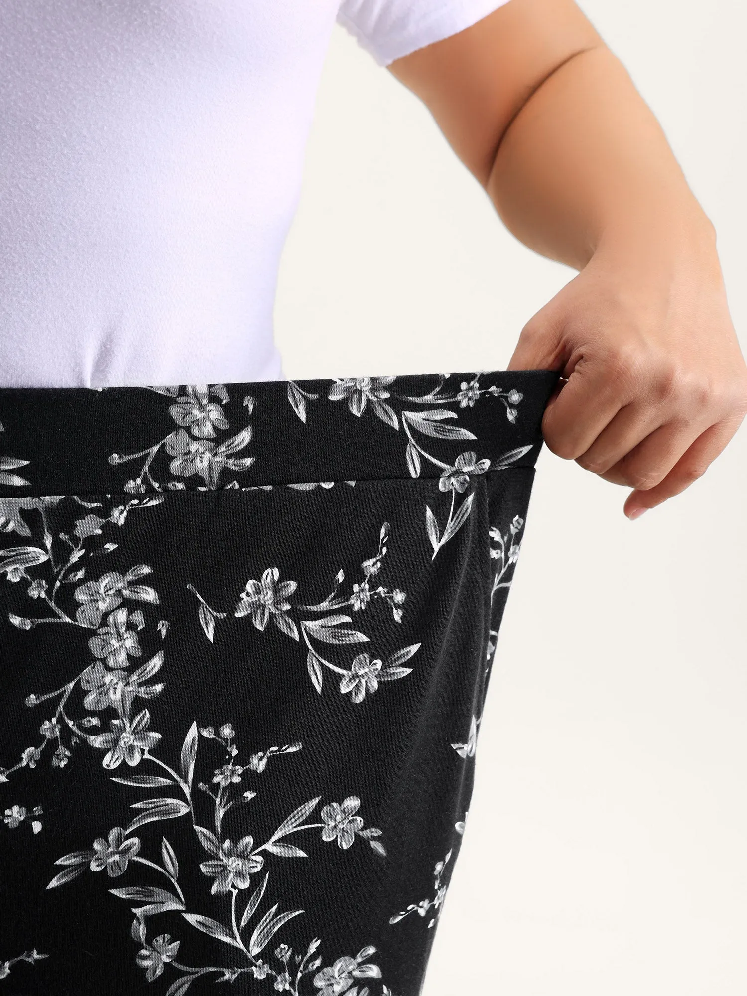 Romantic Floral Print Lace Lounge Bottoms sold by Bloomchic product image thumbnail 3