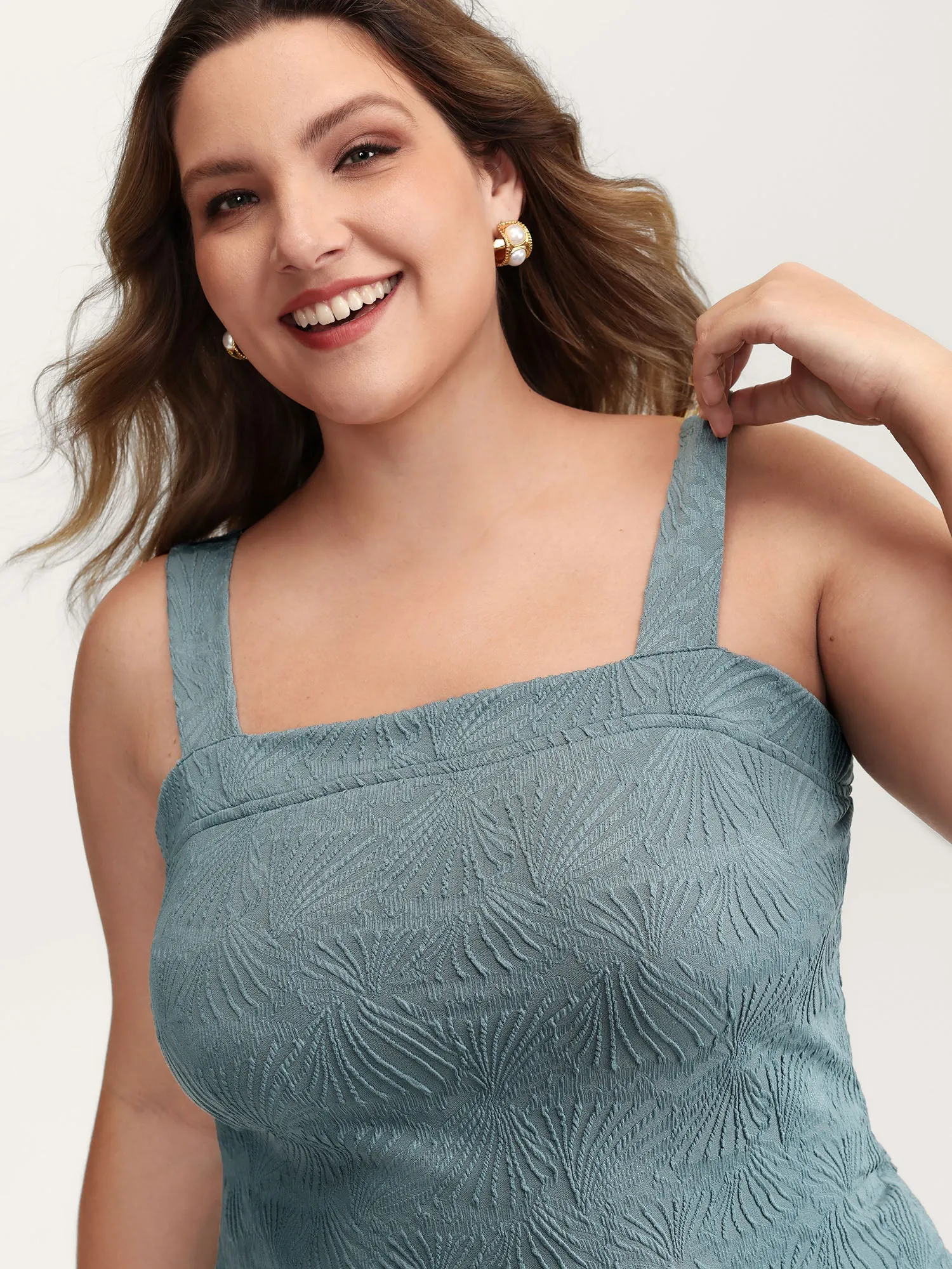 Stretchy Knit Wide Straps Fitted Tank Top sold by Bloomchic product image thumbnail 2