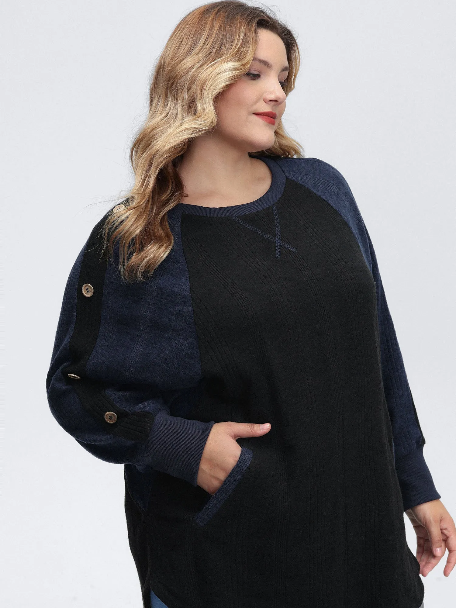 Color Contrast Raglan Sleeve Sweatshirt sold by Bloomchic product image thumbnail 2