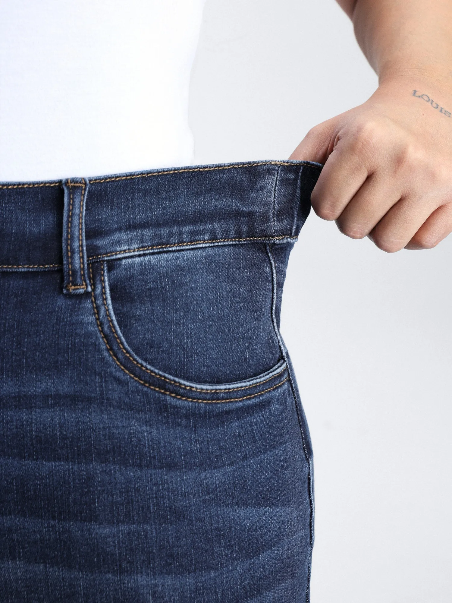 Stretchy Drawstring Cuffed Jogger Jeans sold by Bloomchic product image thumbnail 3