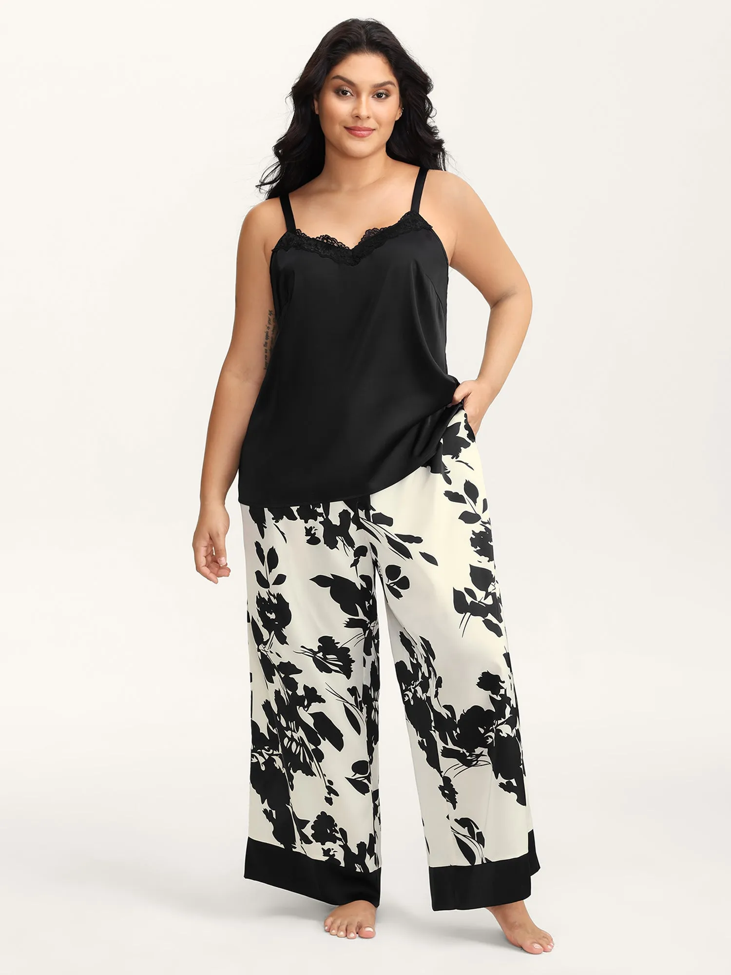 Color Contrast Floral Loungewear Set sold by Bloomchic