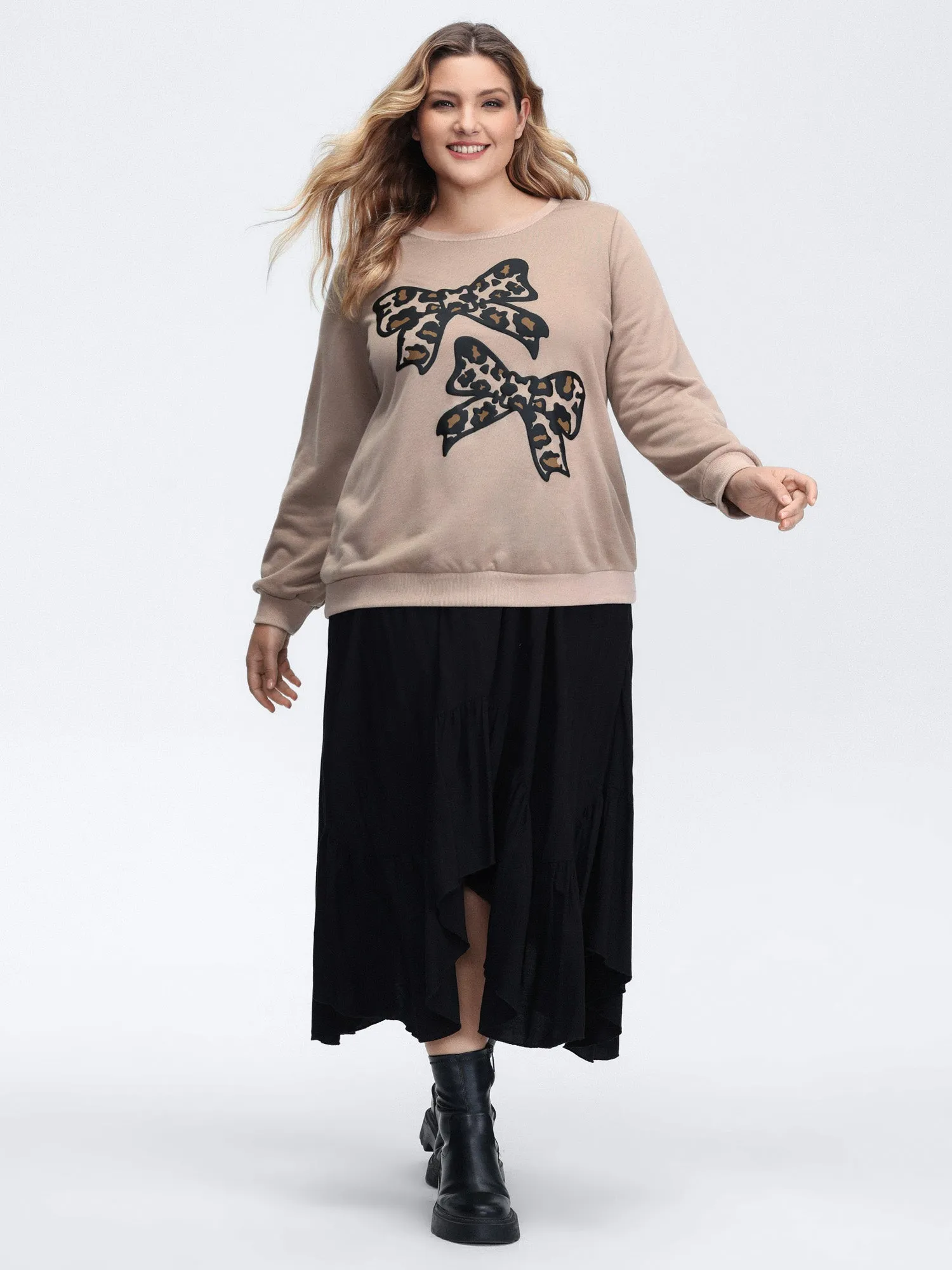 Leopard Bowtie Print Stretchy-Fit Sweatshirt sold by Bloomchic product image thumbnail 3