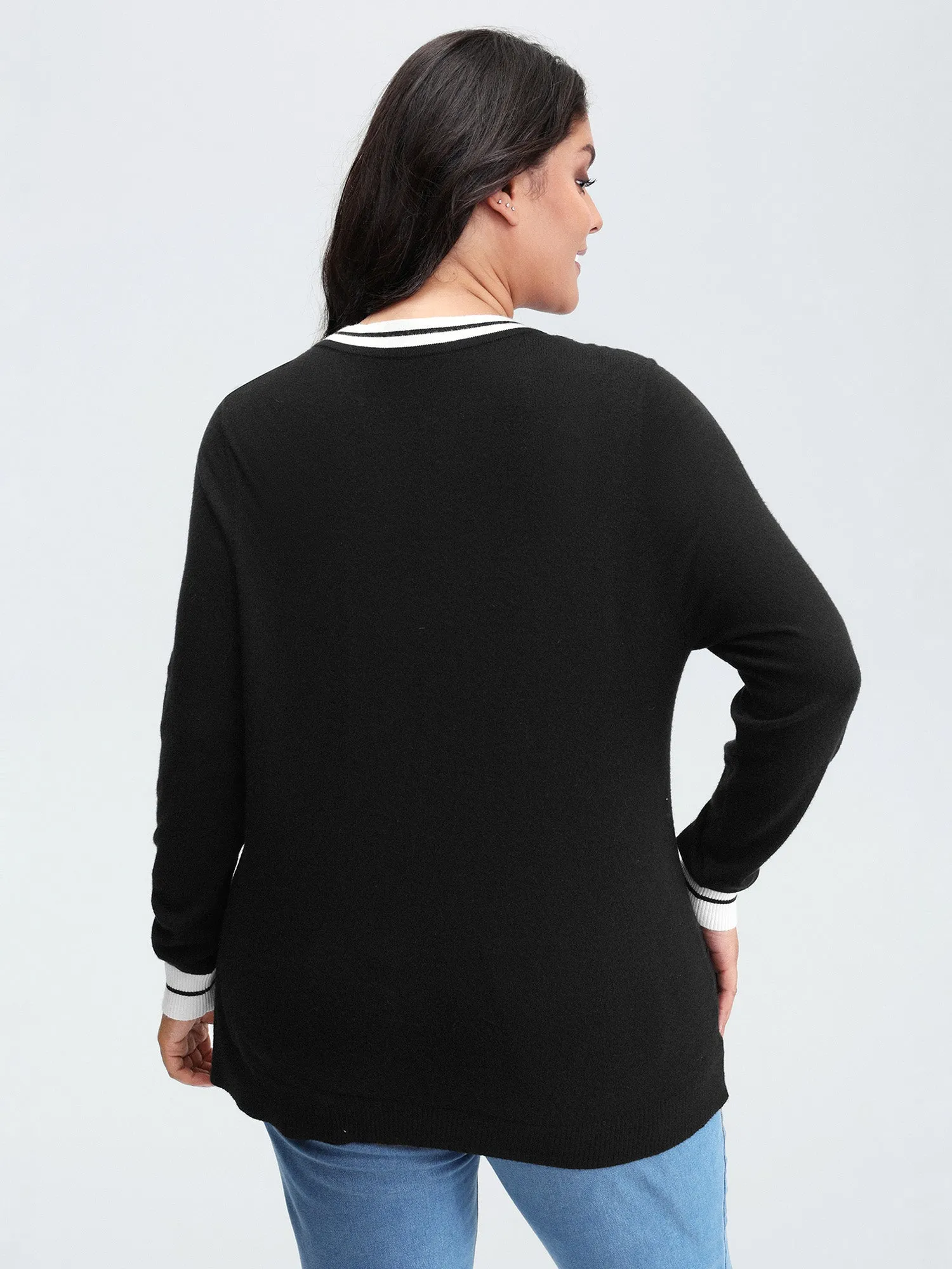 V-Neck Contrast Long Sleeve Pullover sold by Bloomchic product image thumbnail 4
