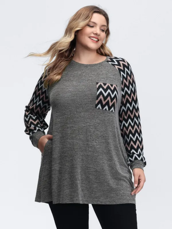 Stretchy Wavy Pattern Contrast T-Shirt sold by Bloomchic