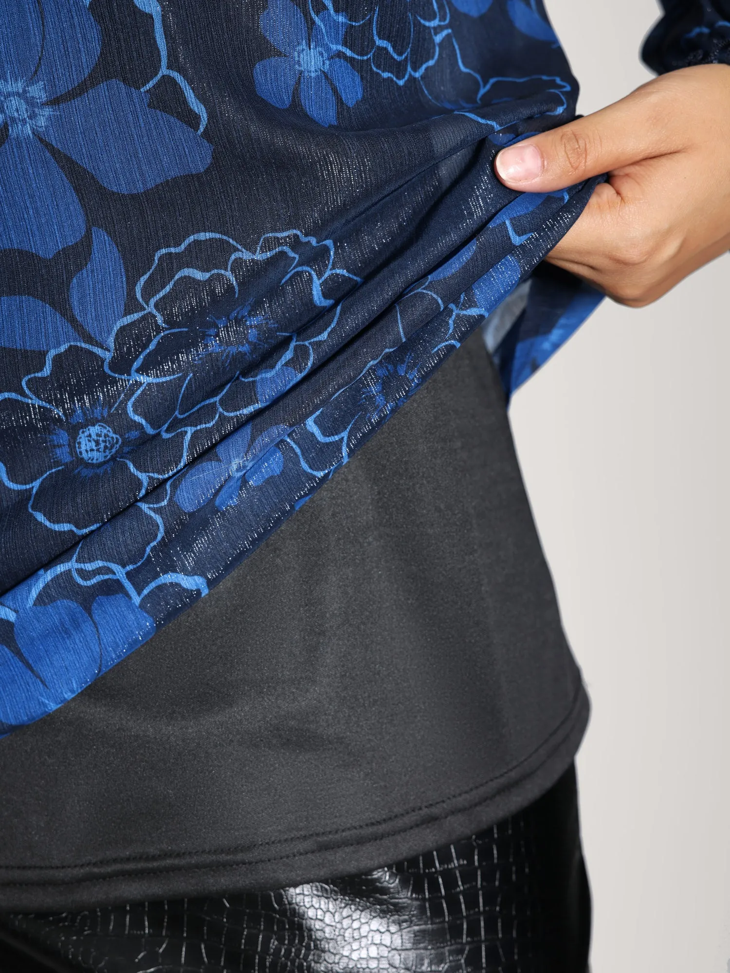 Gold-Threaded Chiffon Floral Print Lined Blouse sold by Bloomchic product image thumbnail 4