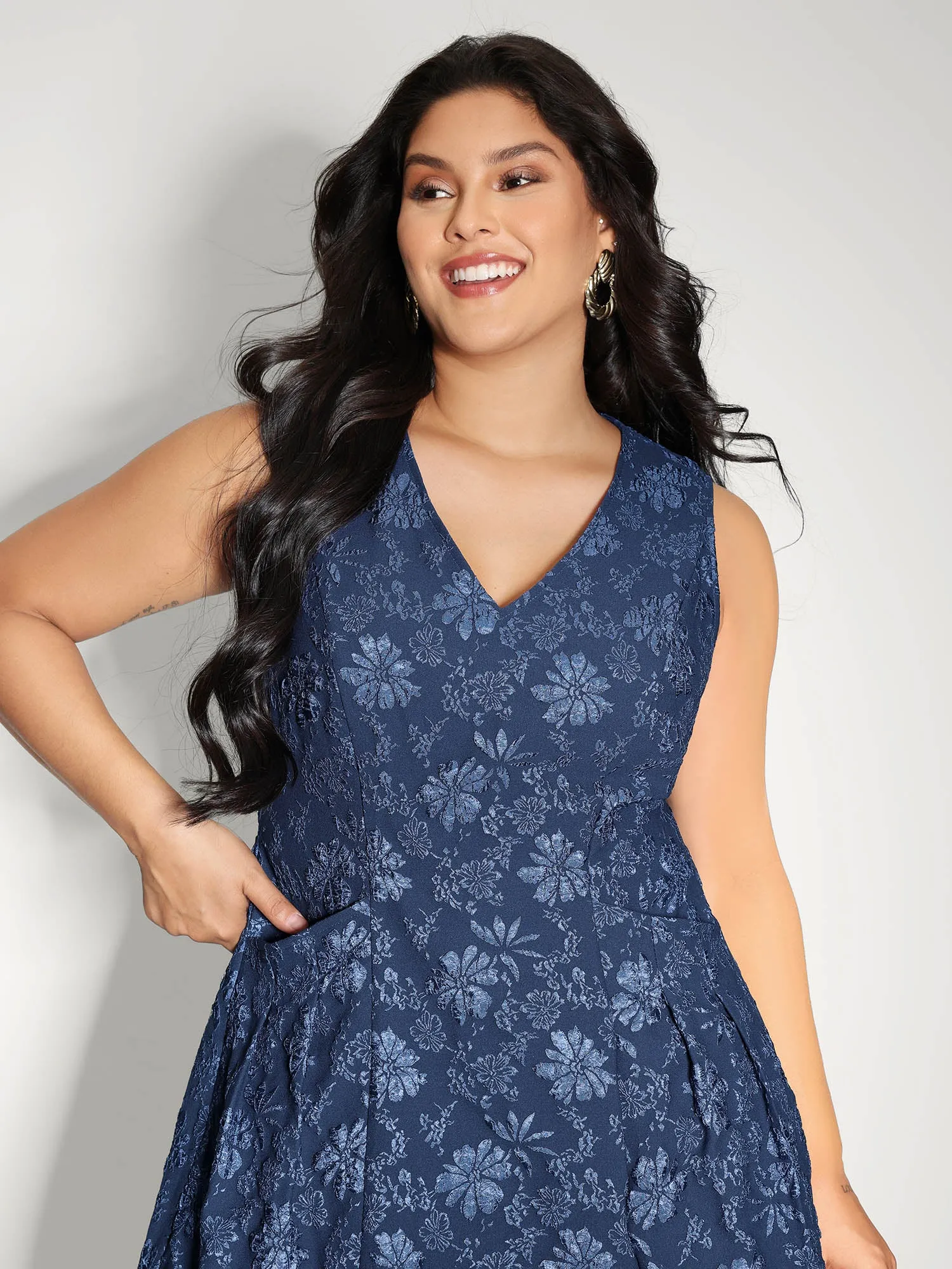 Jacquard Elastic Waist Pockets Knee-Length Dress sold by Bloomchic product image thumbnail 2