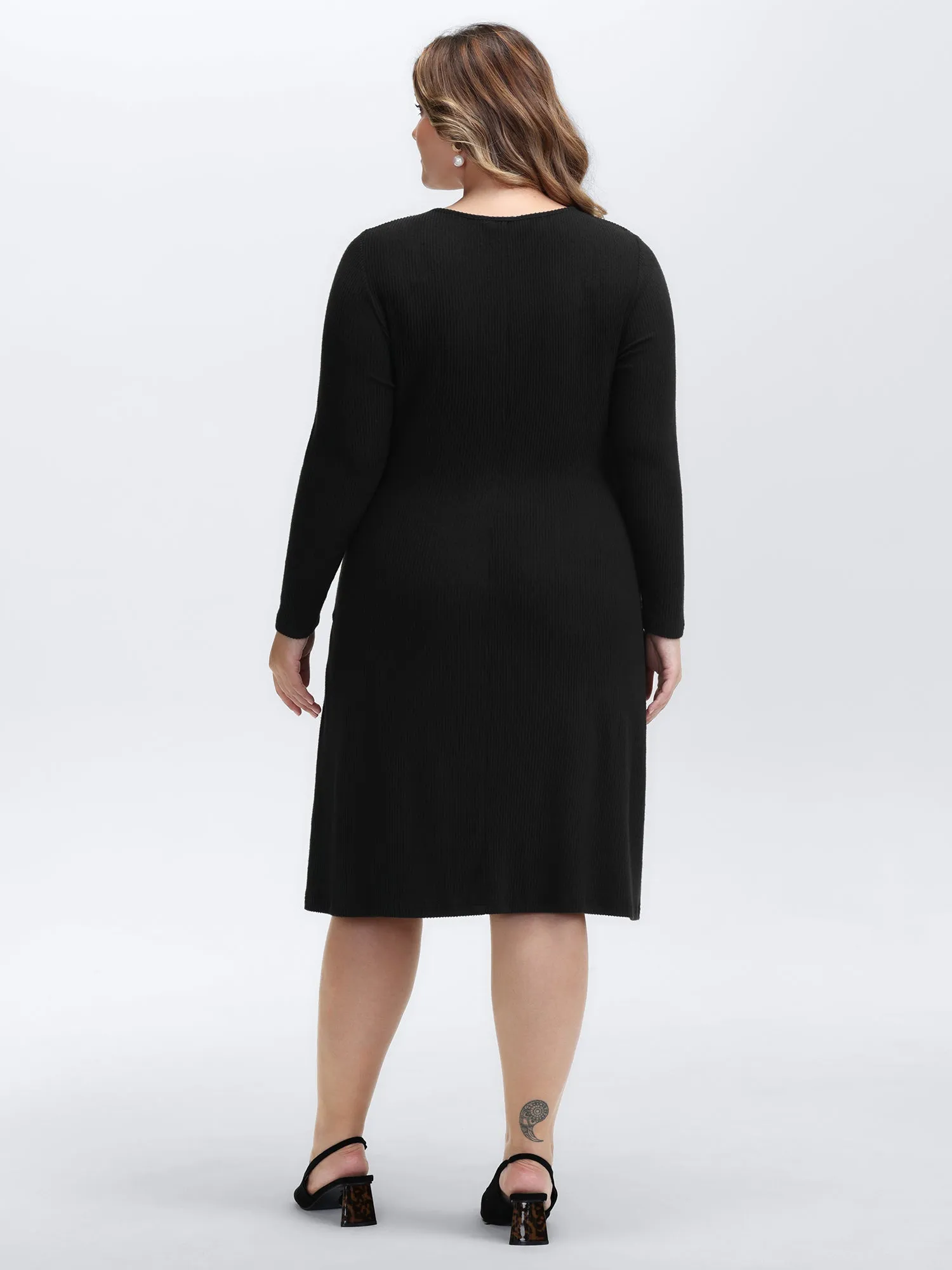 Cut-Out Bowknot Fitted Midi Dress sold by Bloomchic product image thumbnail 4